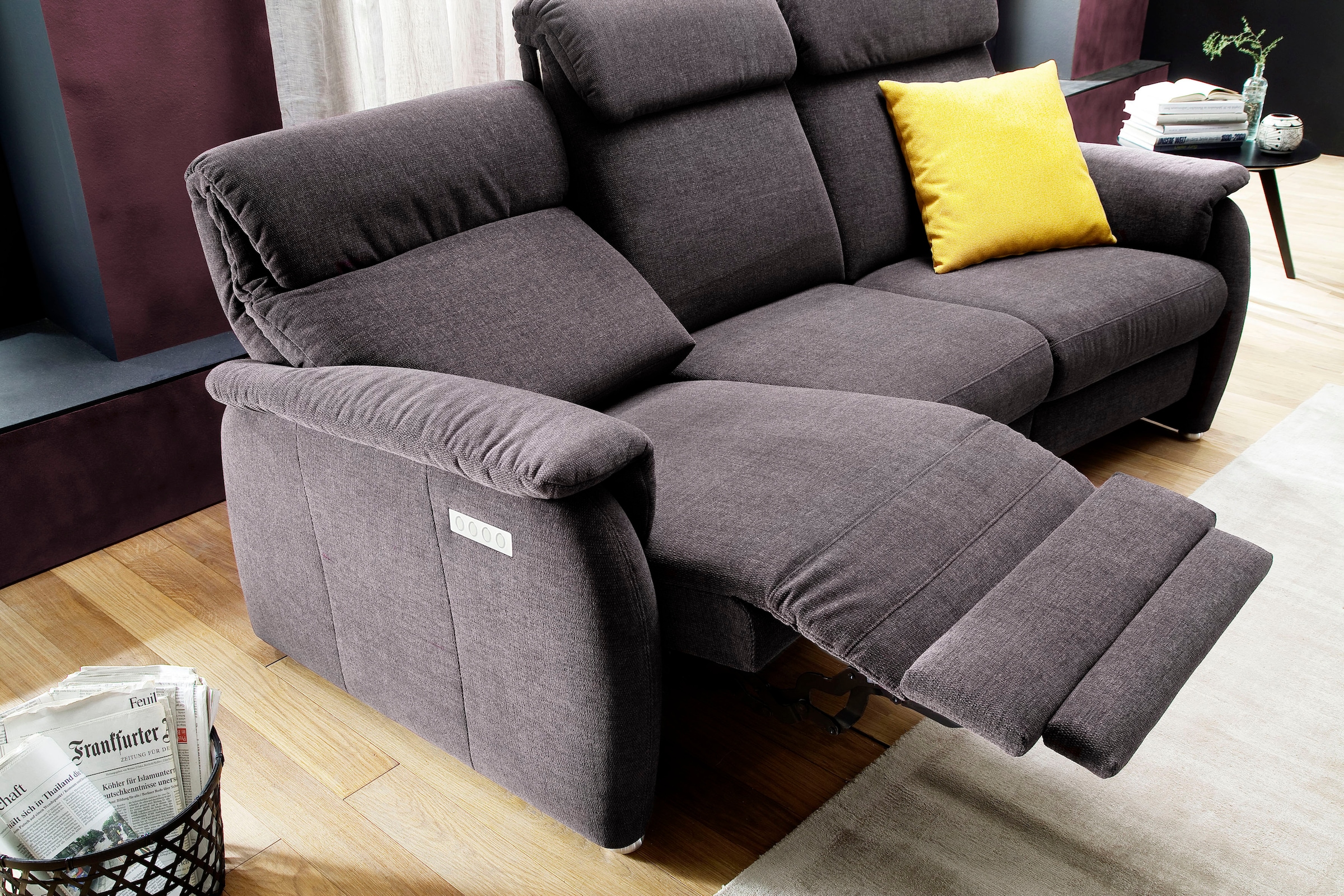 Home affaire Sofa »Turin«, mit motorischer Relaxfunktion, Tisch, Leuchte + USB-Ladestation