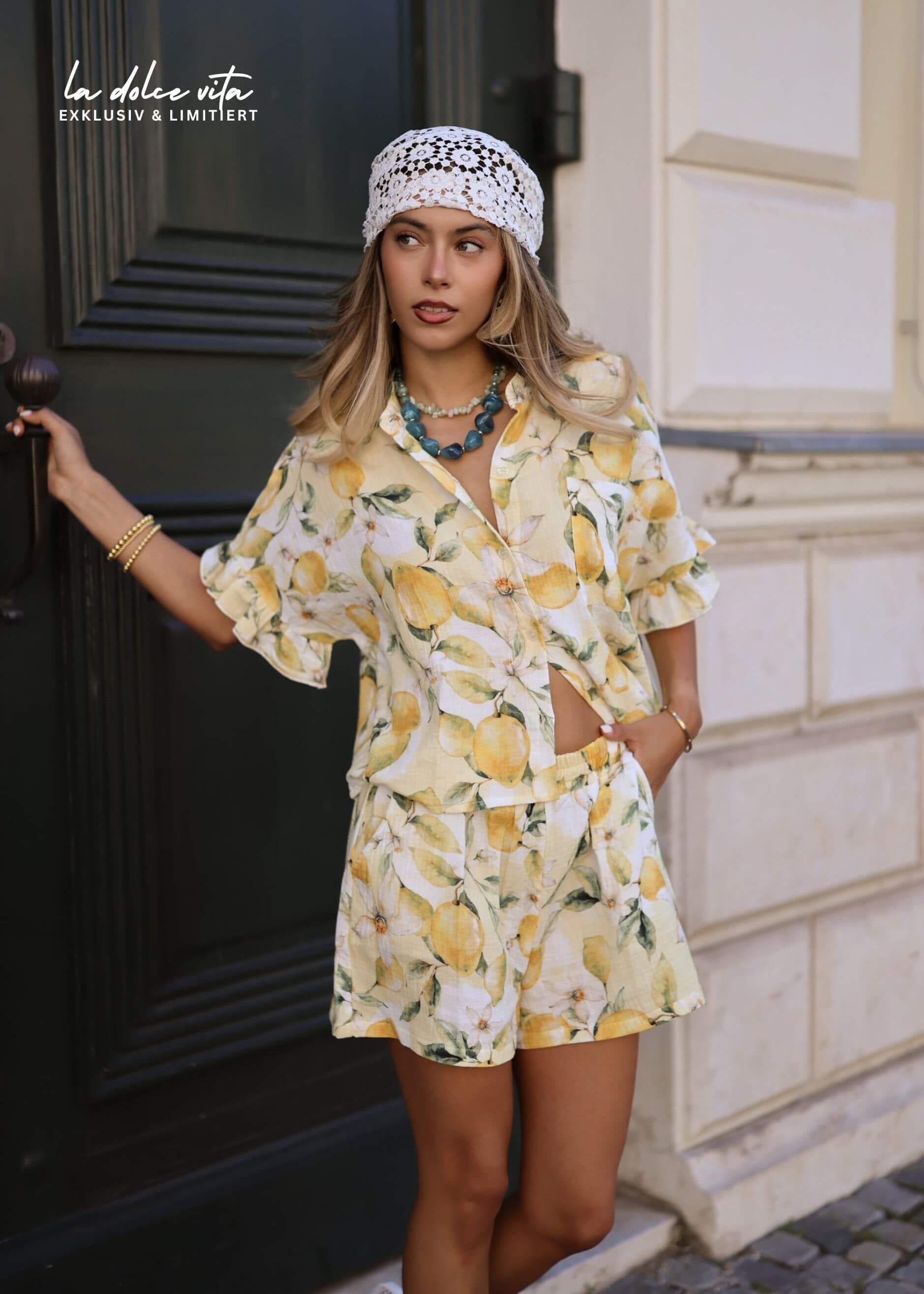 SASSYCLASSY Shorts »Musselin Shorts mit Lemon-Print«  Weiche Baumwollshorts mit elastischem Gummibund und Eingriffstaschen
