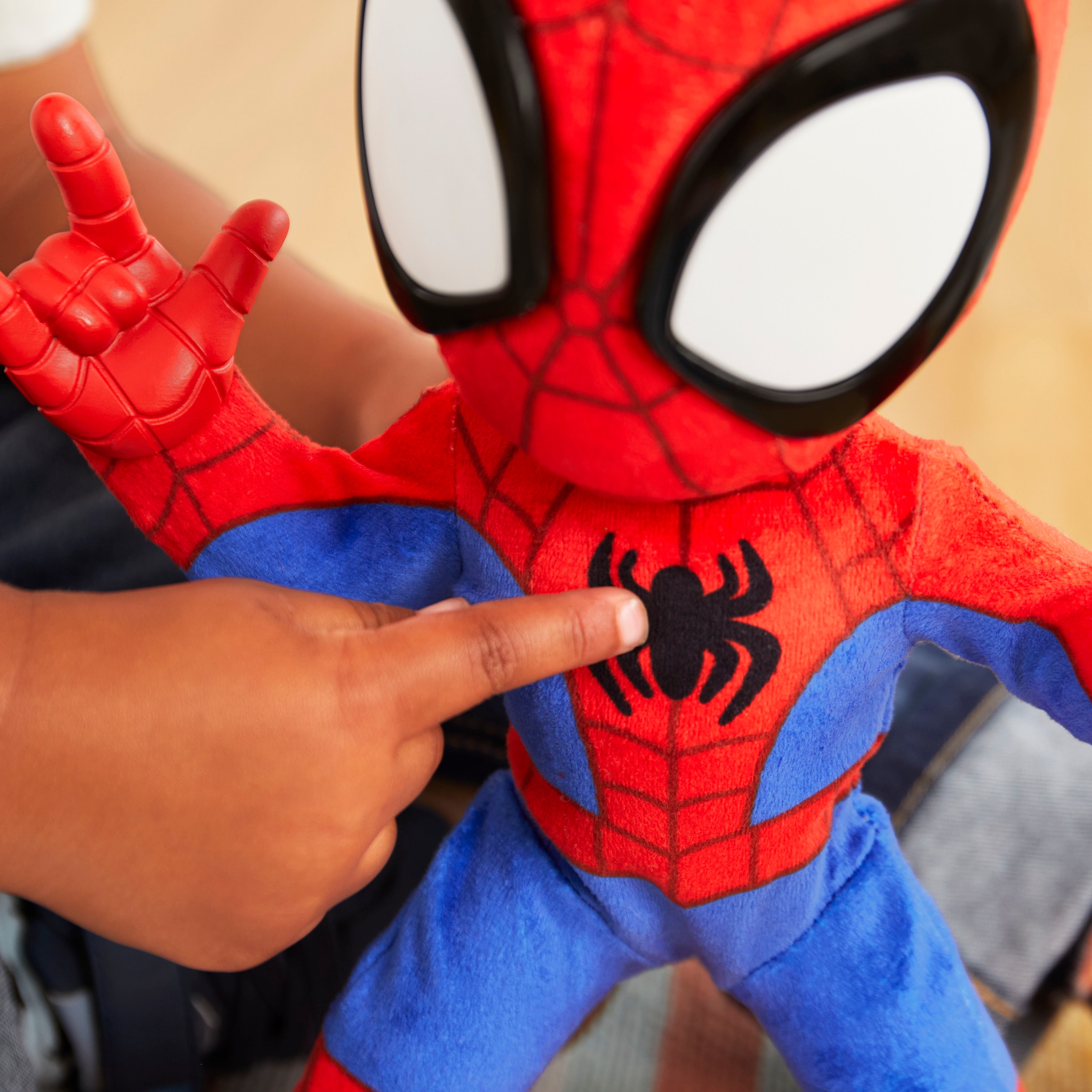 Hasbro Plüschfigur »Marvel Spidey und seine Super-Freunde Tanz- & Krabbelspaß Spidey«, mit Funktion