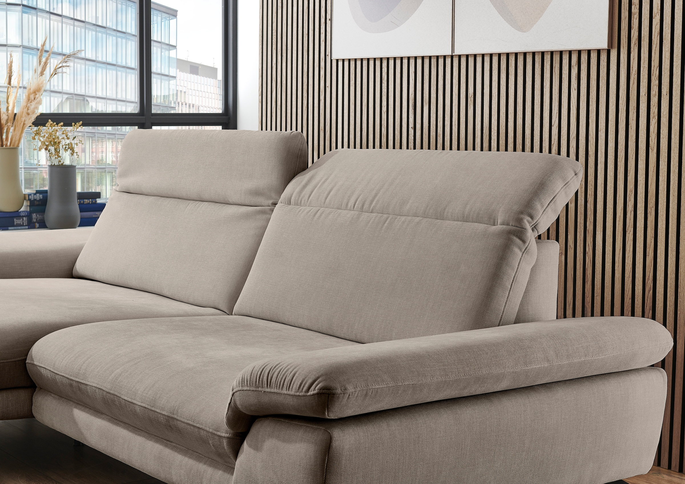 Die PlanBar Ecksofa »MP-IN22025 L-Form«, mit Kopfteilverstellung, wahlweise mit motorischem Canape