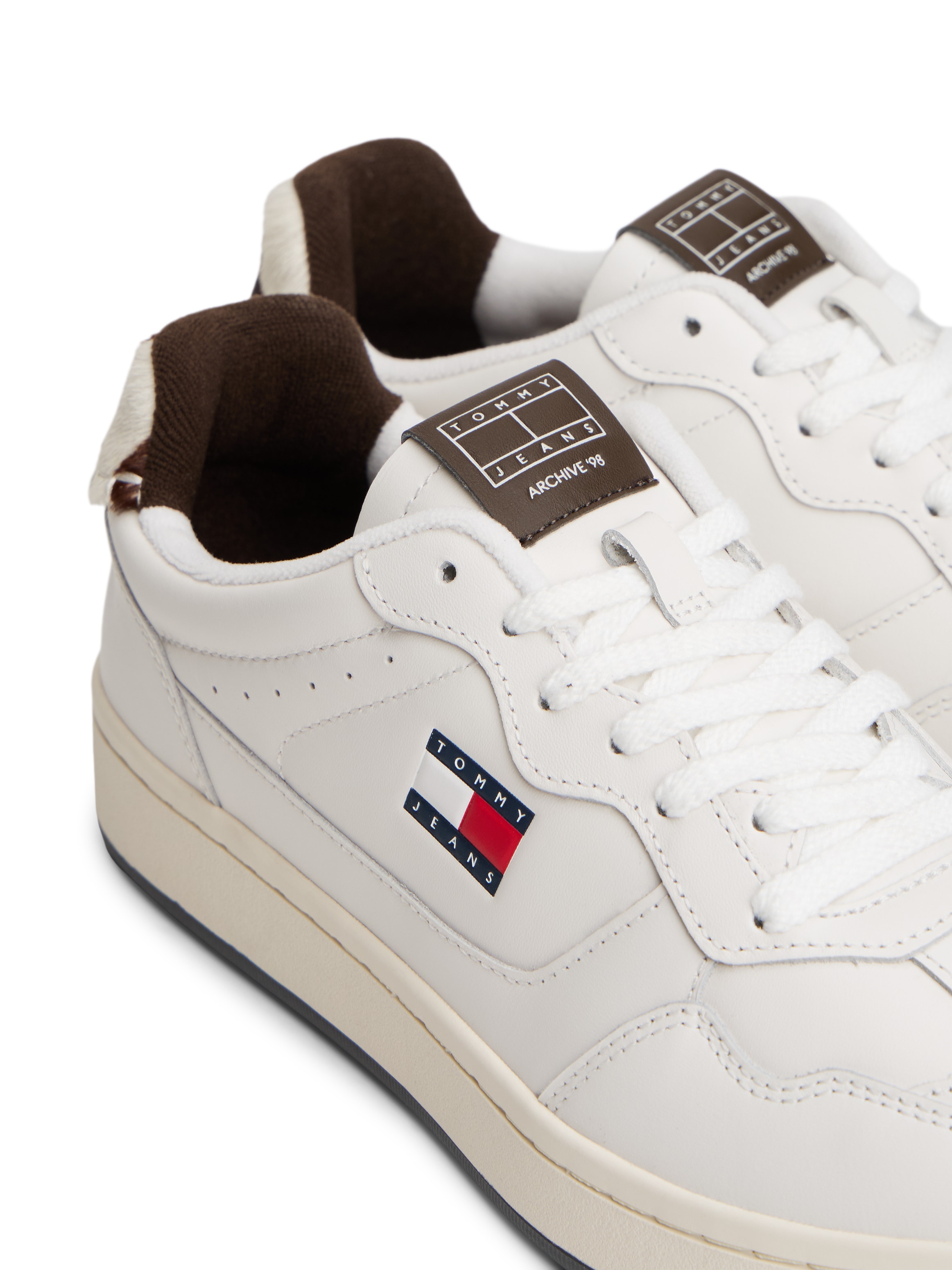 Tommy Jeans Plateausneaker »ARCHIVE '98 CALF HAIR TAB«  , Freizeitschuh, Halbschuh, Schnürschuh mit typischer Logoflagge