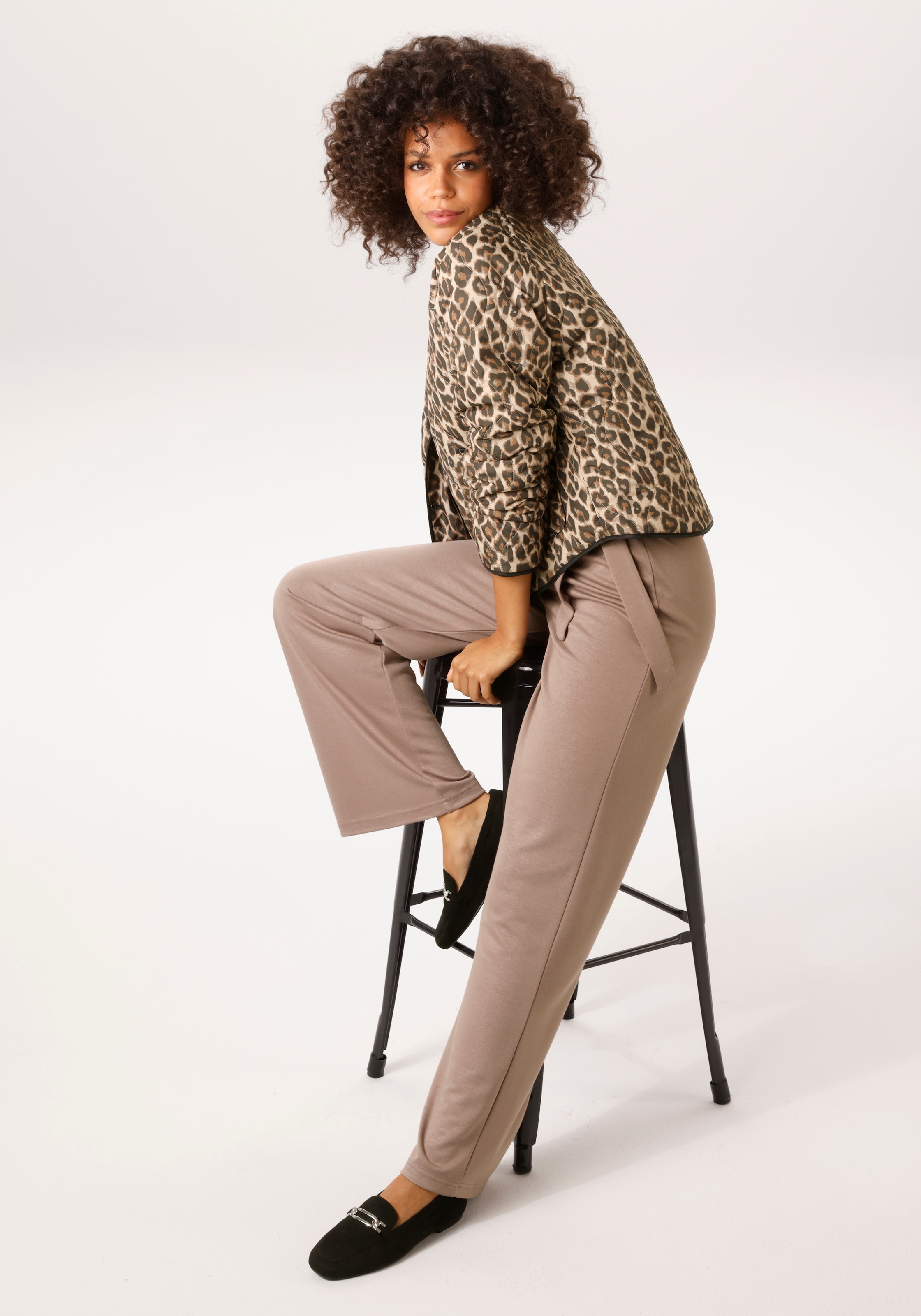 Aniston CASUAL Steppjacke mit trendigem Leo-Print - NEUE KOLLEKTION