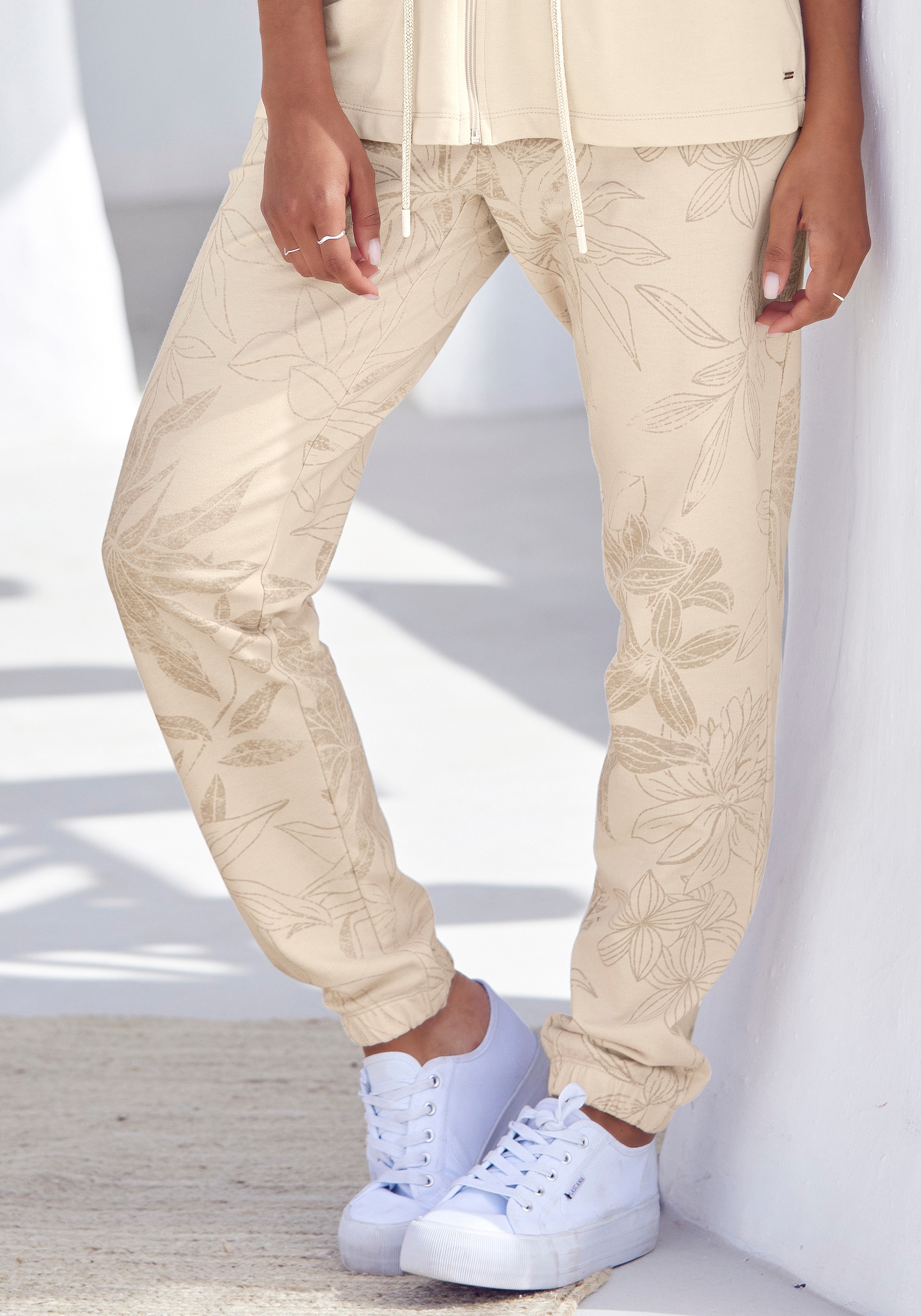 Loungehose, mit floralem Alloverdruck, Loungeanzug