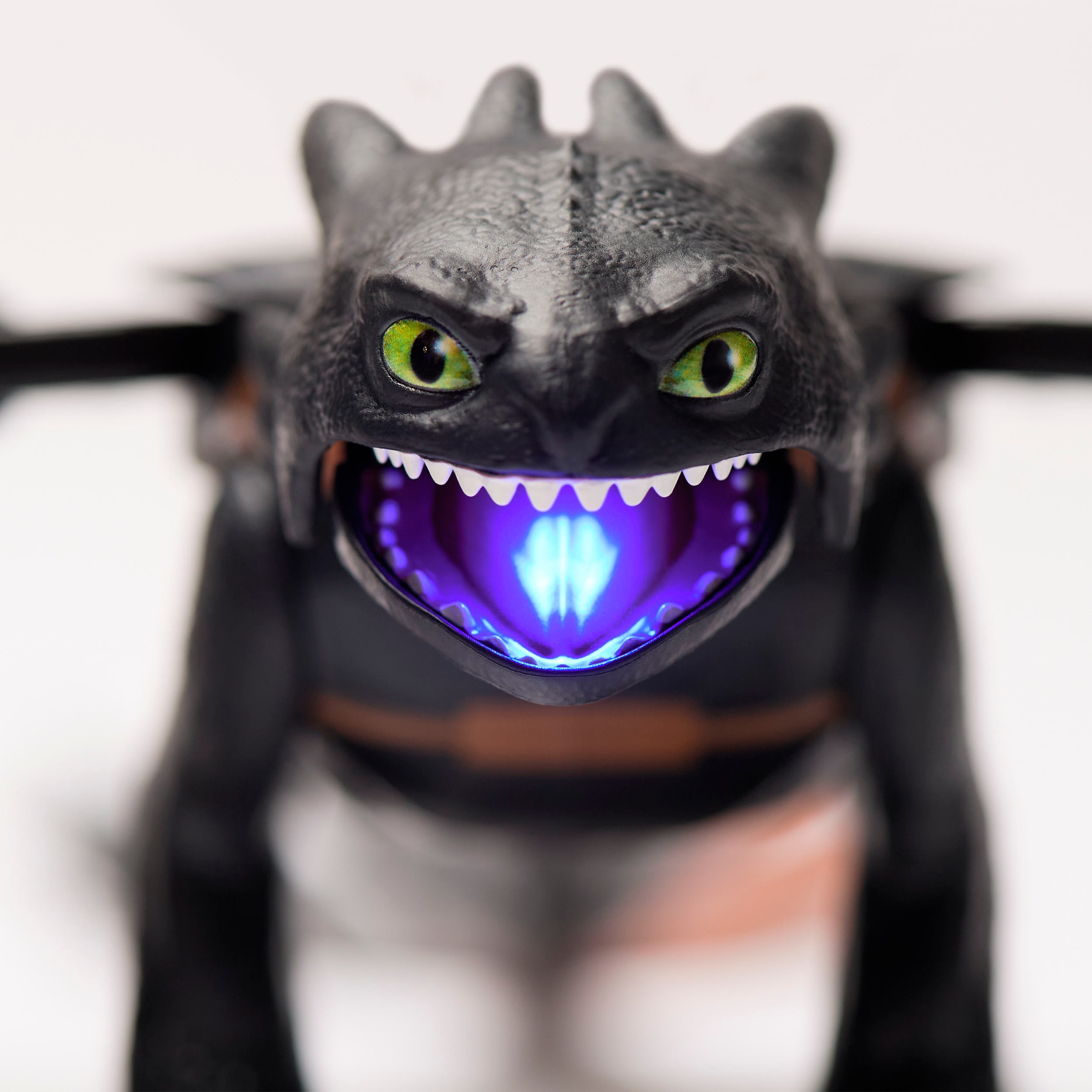 Spin Master Spielfigur »Dragons Movie - Plasma Blast Ohnezahn«, mit Licht- und Soundeffekt