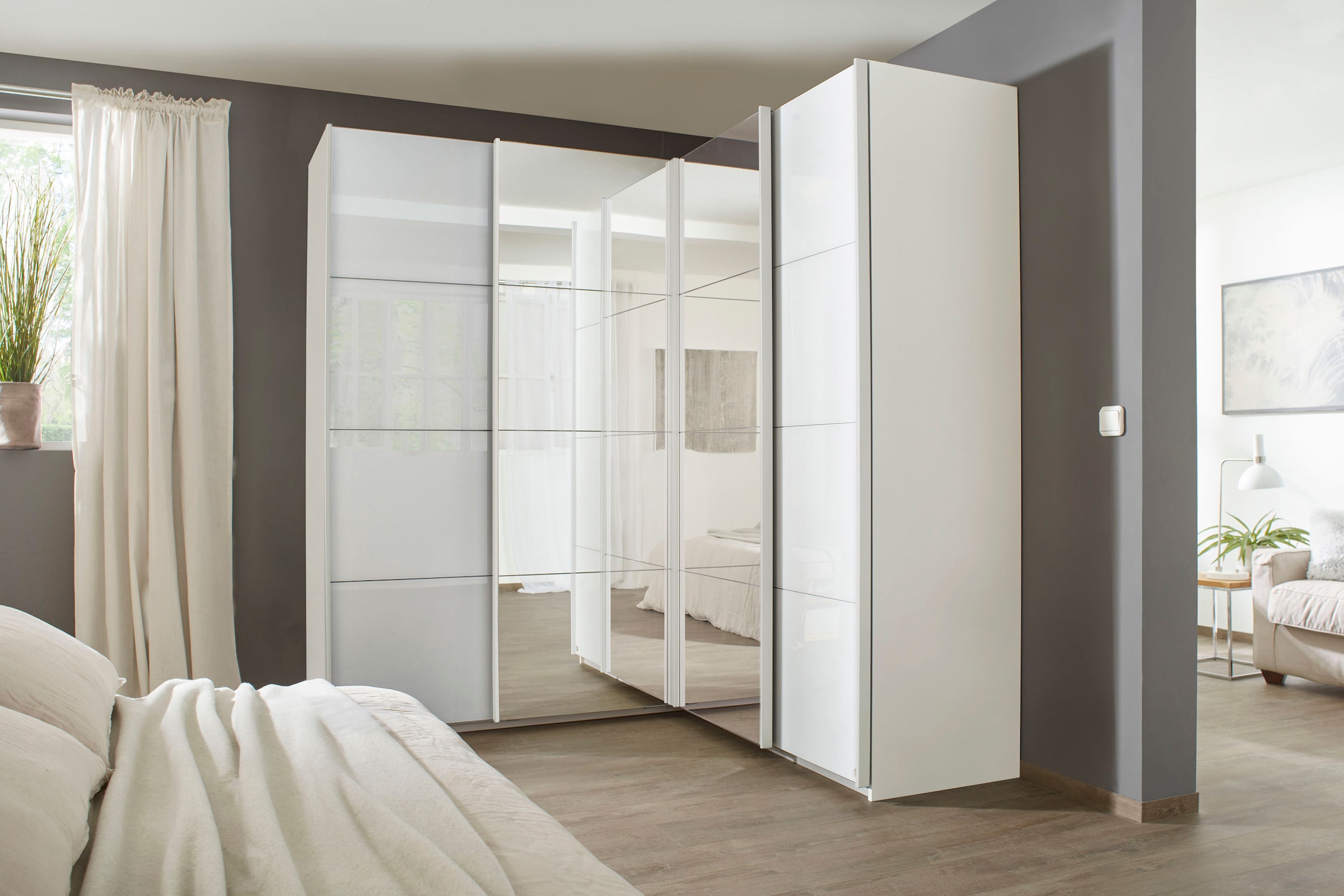 rauch Schwebetürenschrank »Quadra«, Eckschrank inkl. Türendämpfer, mit Glas-/Spiegeltüren