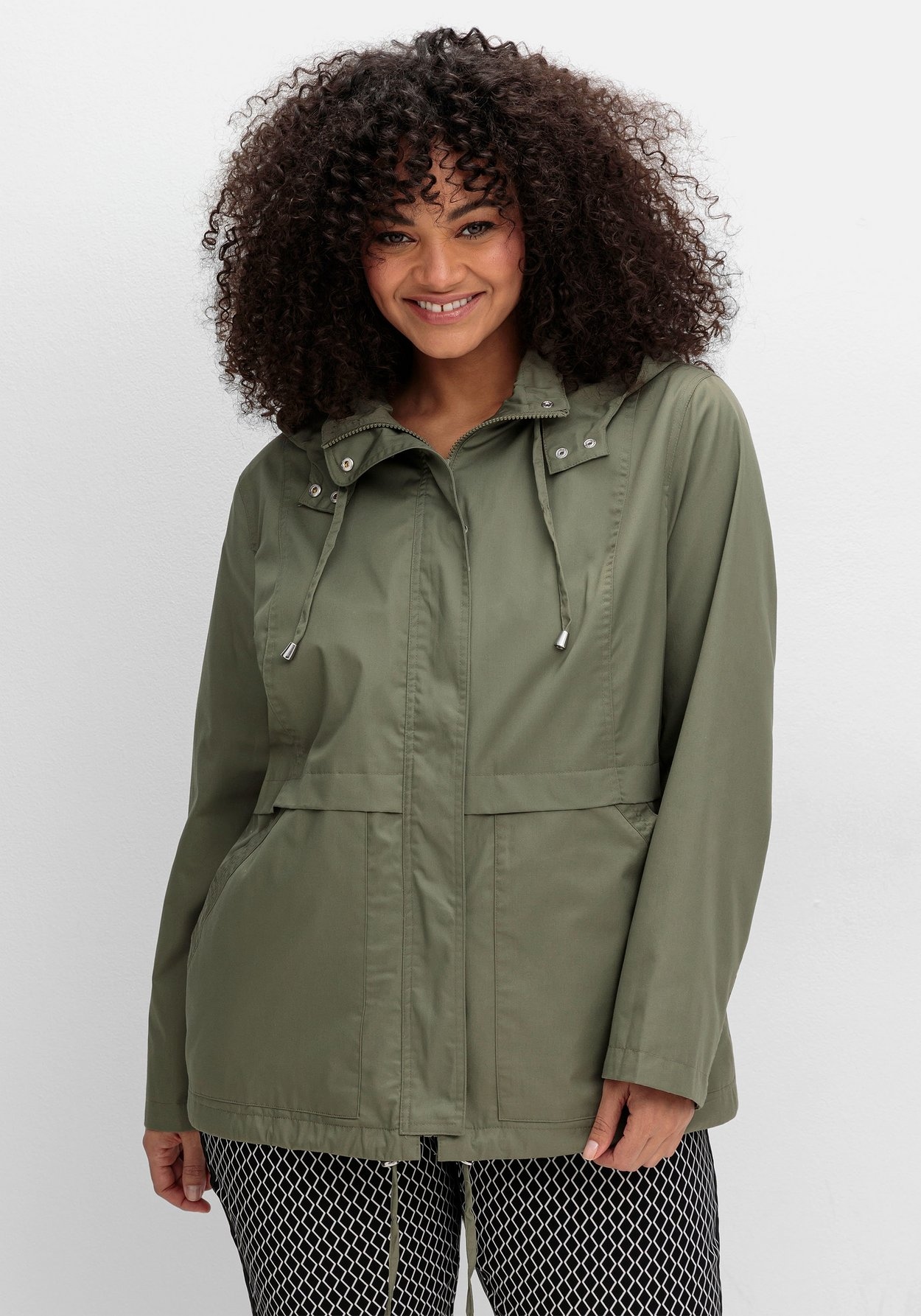 Sheego Outdoorjacke »Outdoorjacke mit Kapuze und Stehkragen«