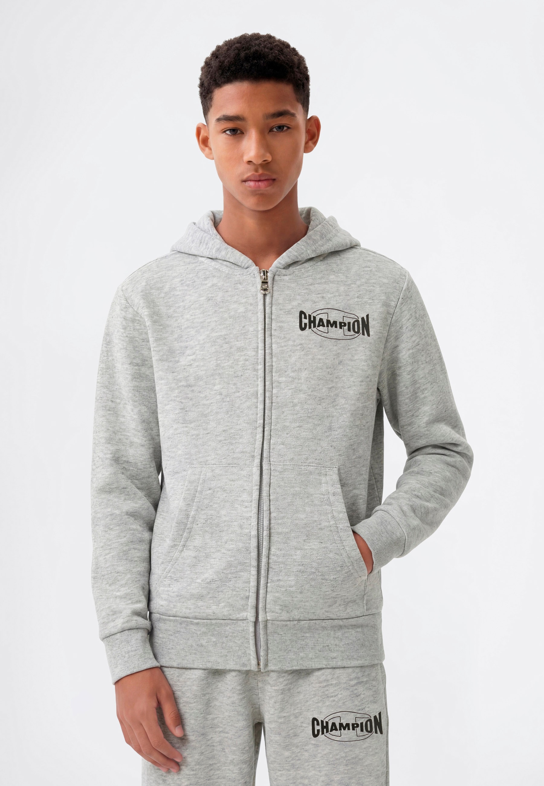 Champion Kapuzensweatjacke »SPORTWEAR ZIP-UP HOODIE Standard Fit« für Kinder und Jugendliche, mit sportlichem Charakter, Standard Fit