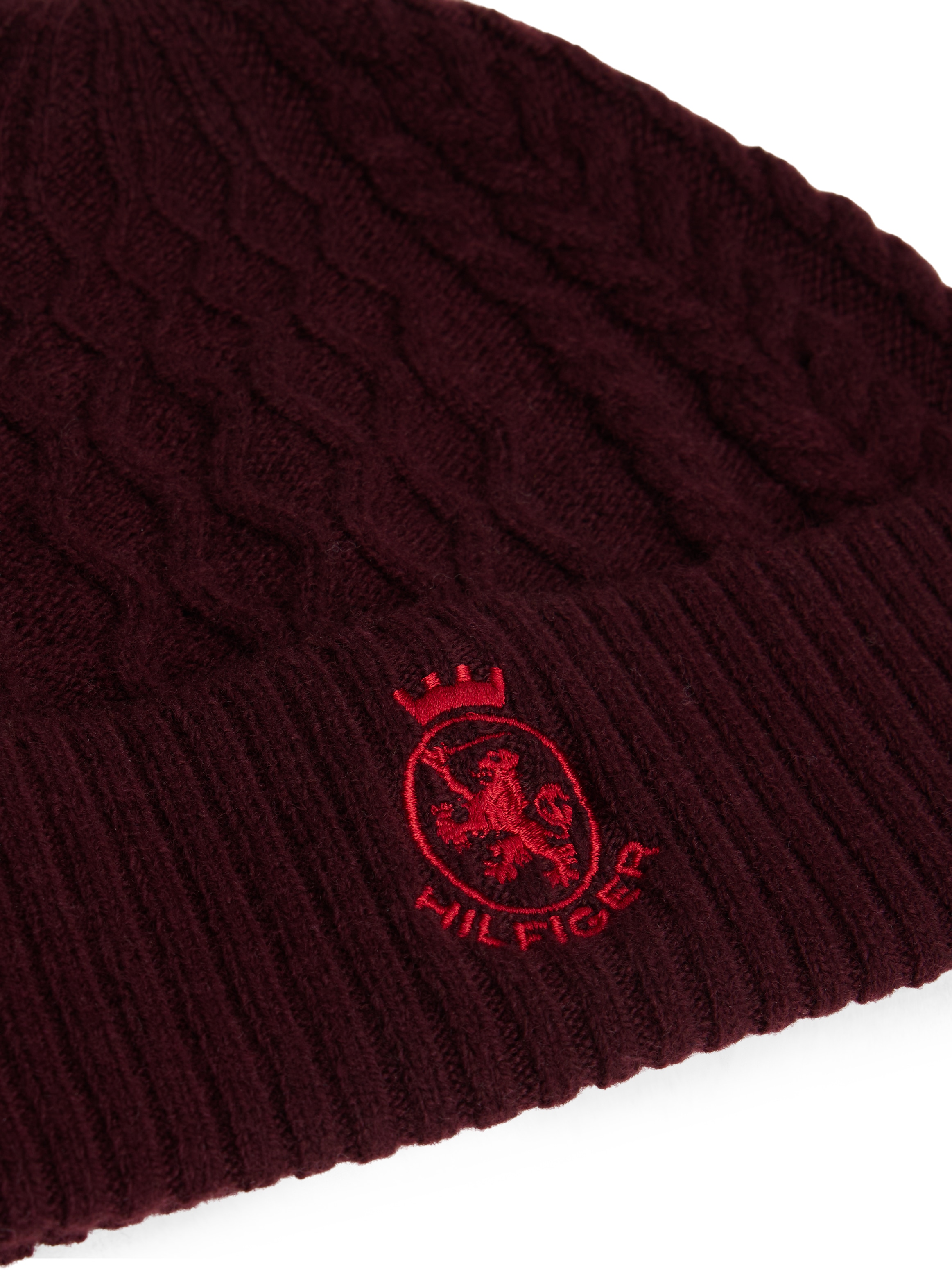 Tommy Hilfiger Beanie »TH CREST KNIT« aus Wollmix mit Zopfstrickmuster, TH-Wappen