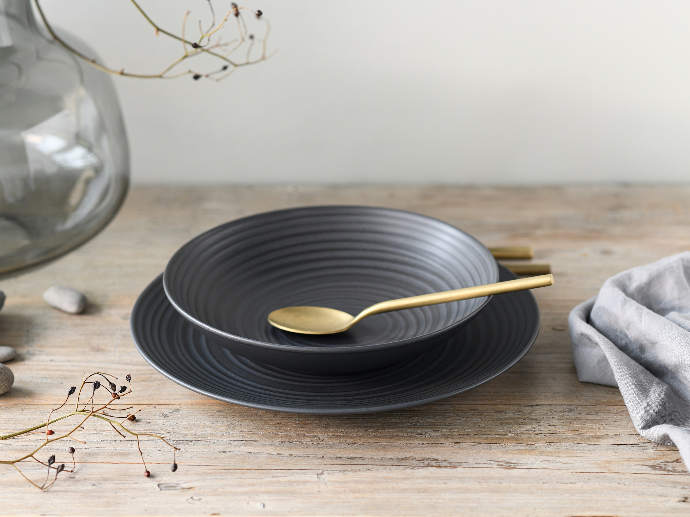 CreaTable Tafelservice »Geschirr-Set Lava Stone«, (Set, 12 tlg., Teller Set für 4 Personen), Service, schwarz, Reliefdekor, Made in Europe, 12 Teile für 4 Personen