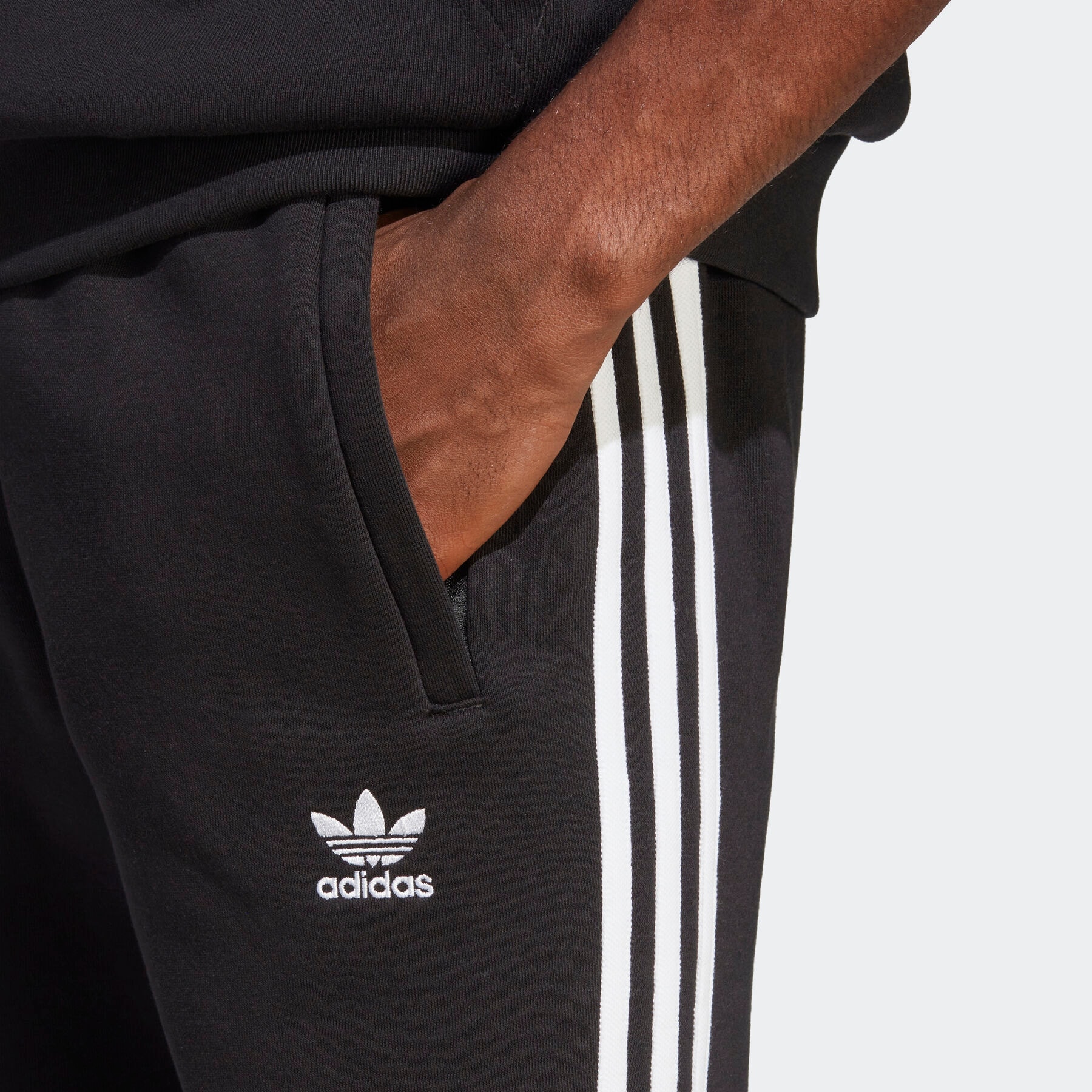 adidas Originals Sporthose »ADICOLOR CLASSICS 3STREIFEN HOSE«, (1 tlg.), Klassische Adicolor drei Streifen Jogginghose