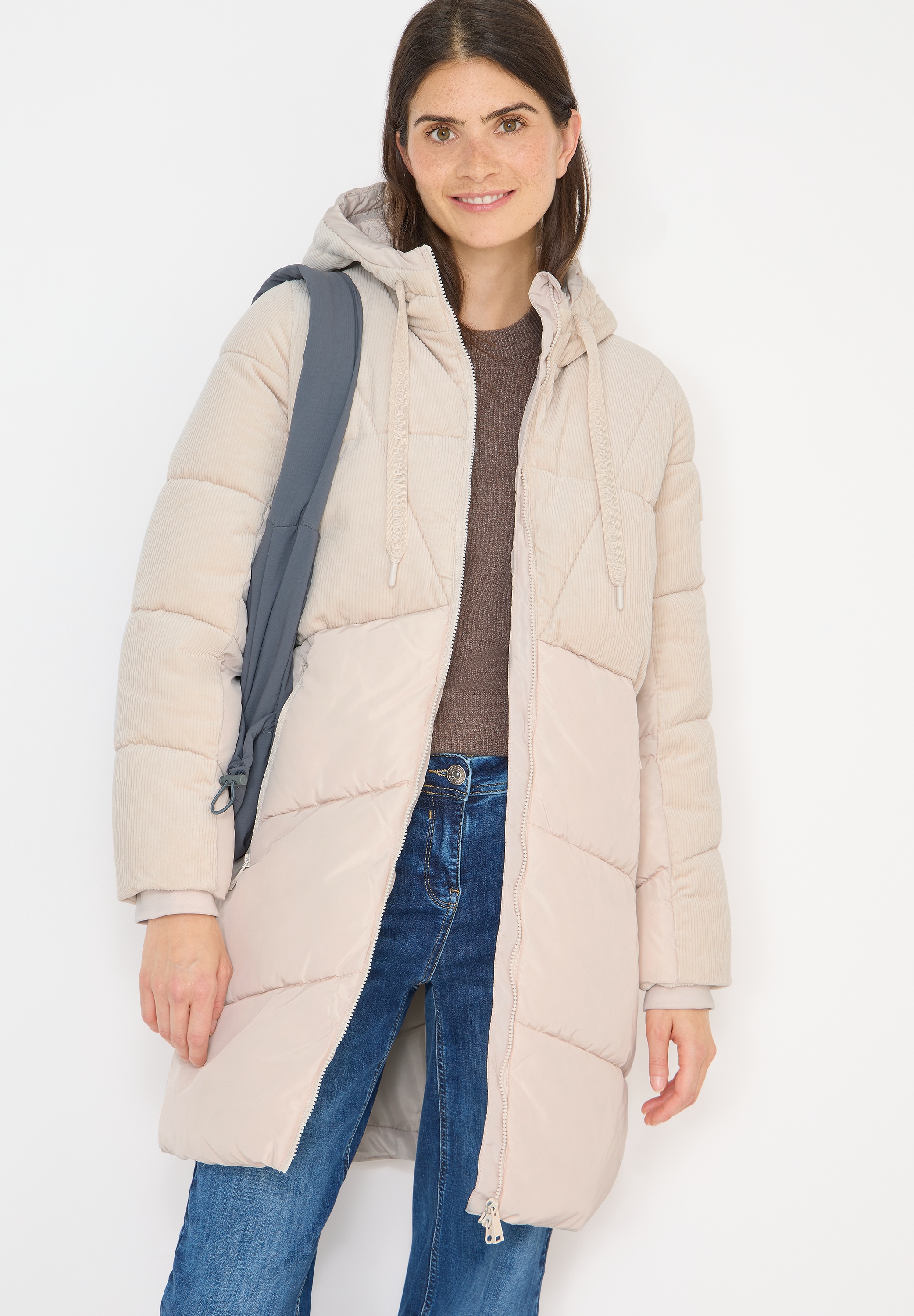 Cecil Steppmantel mit Kapuze