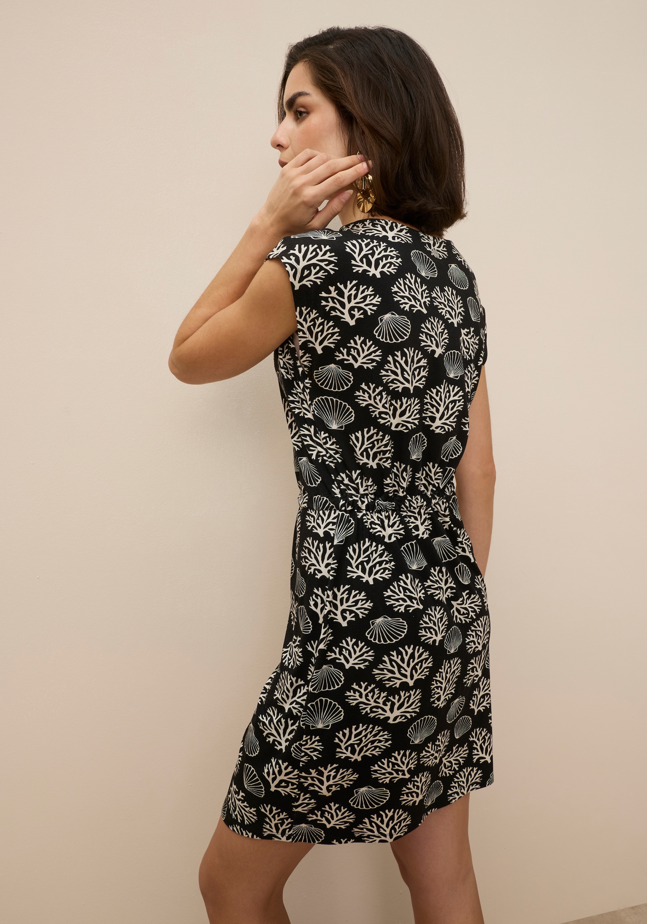 Tamaris Jerseykleid aus elastischem Single Jersey, für Frühling und Sommer, Mini-Länge