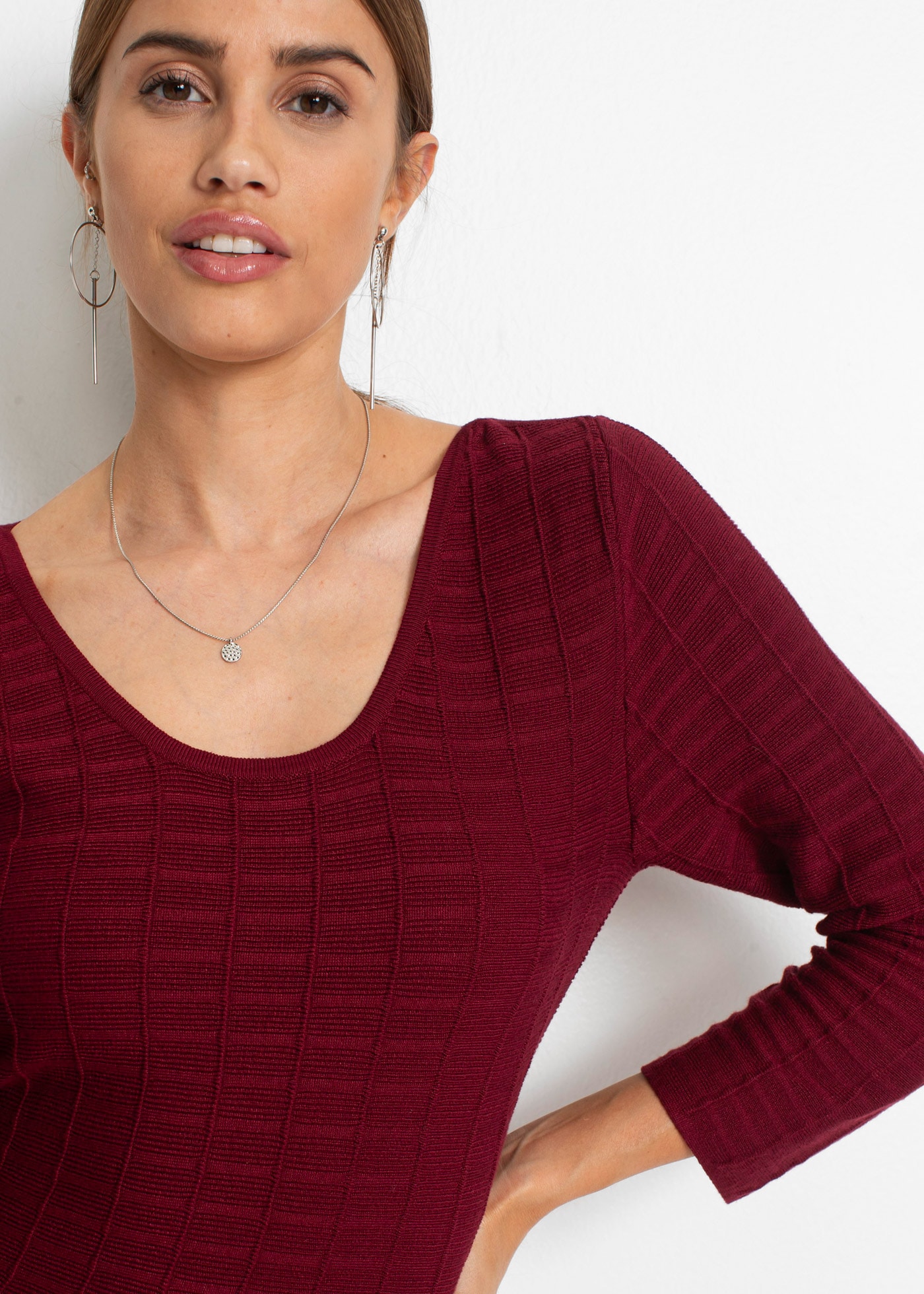 bonprix Strickkleid »Strickkleid aus fließendem Viskose-Mix« für besondere Anlässe, aus Viskose-Mix, ausgestellte Passform