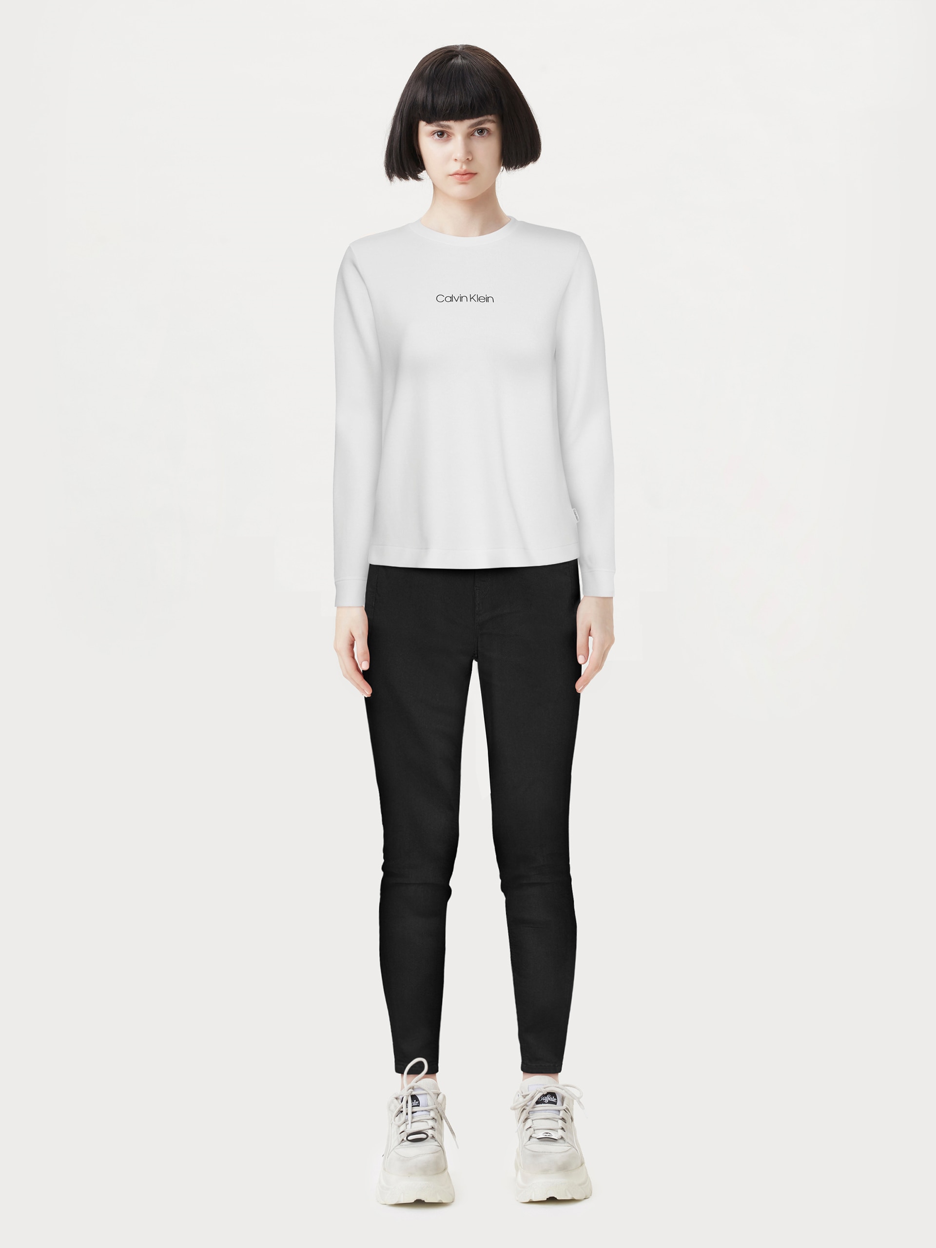 Tommy Jeans Skinny-fit-Jeans »Nora Mid Rise Skinny Fit«, mit Tommy Jeans Logo-Badge & Stickereien