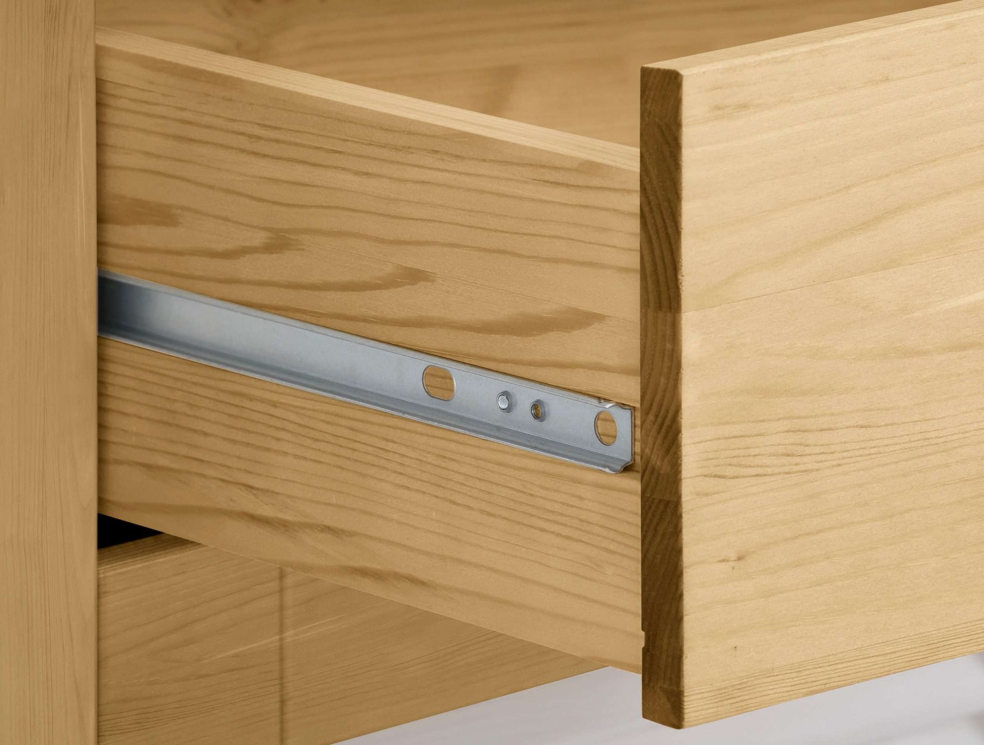 Home affaire Kleiderschrank »Rauna, aus massiver Kiefer, 4-türig, mit Lamellen und Kassetten«, (B/H/T ca. 203/183/61), FSC® zertifiziertes Massivholz (Kiefer), robuste Qualität