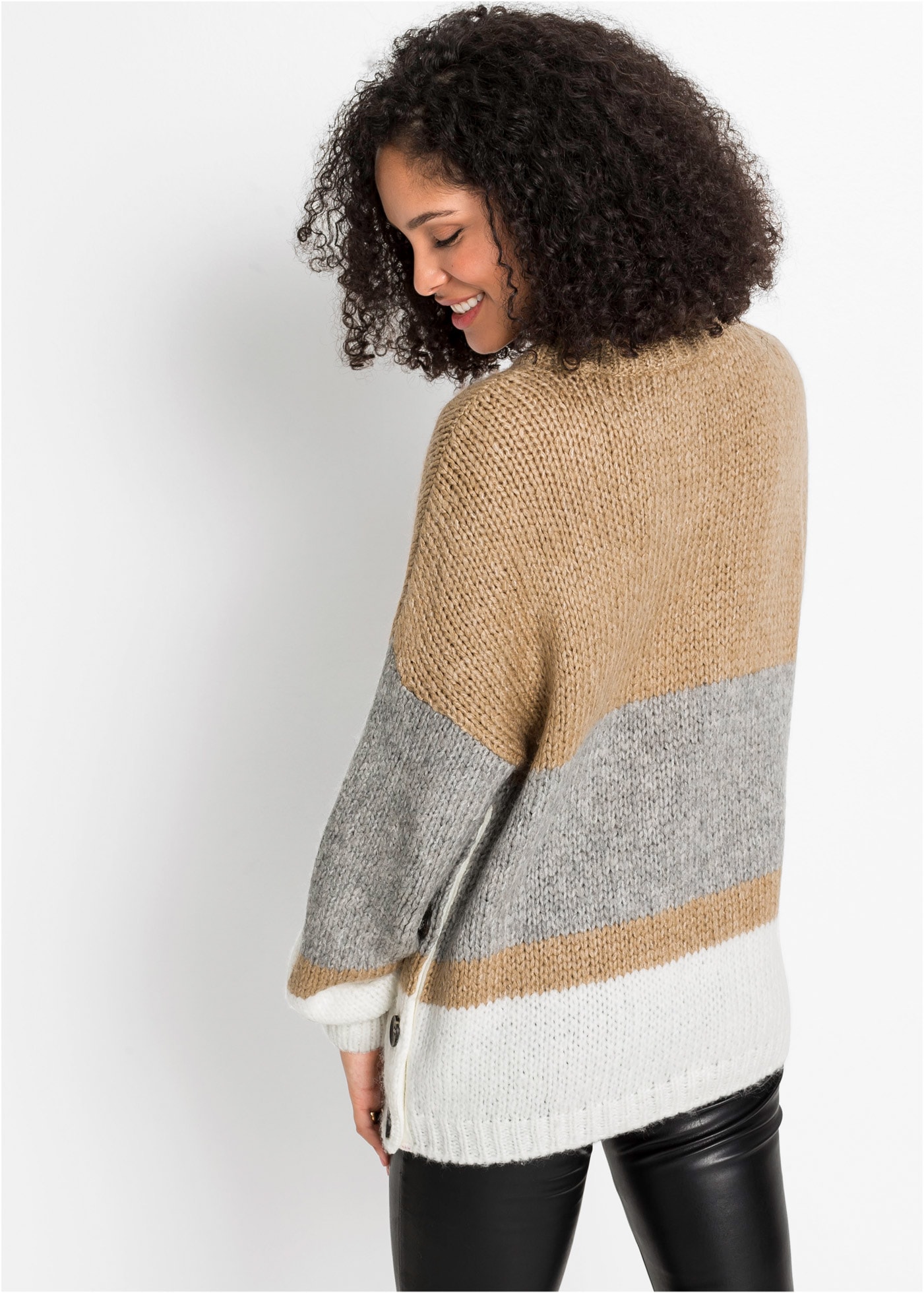 bonprix Strickpullover aus Polyacryl und Polyester, mit Knopfleiste, in Oversize-Passform
