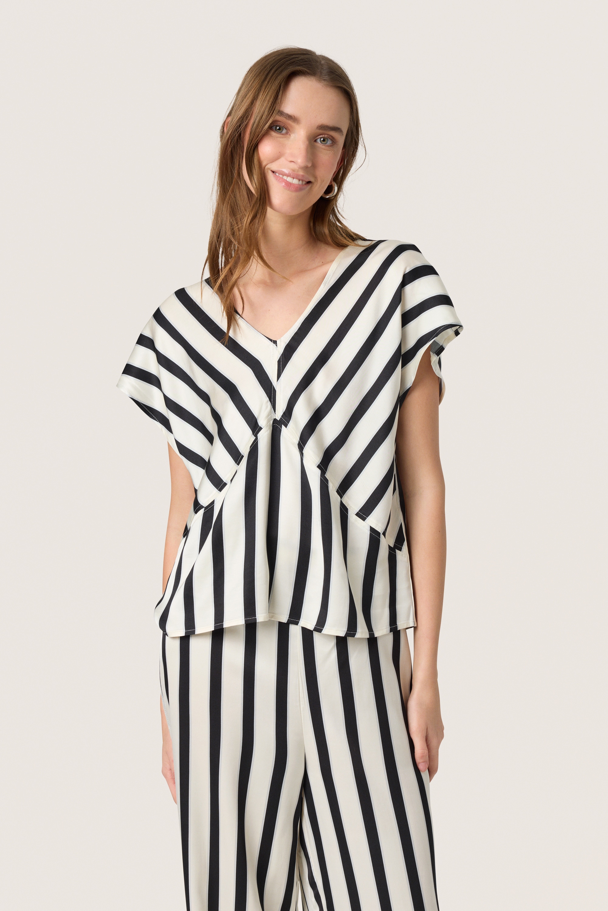 SOAKED IN LUXURY Kurzarmbluse »SOAKED IN LUXURY Bluse kurzarm SLClero«