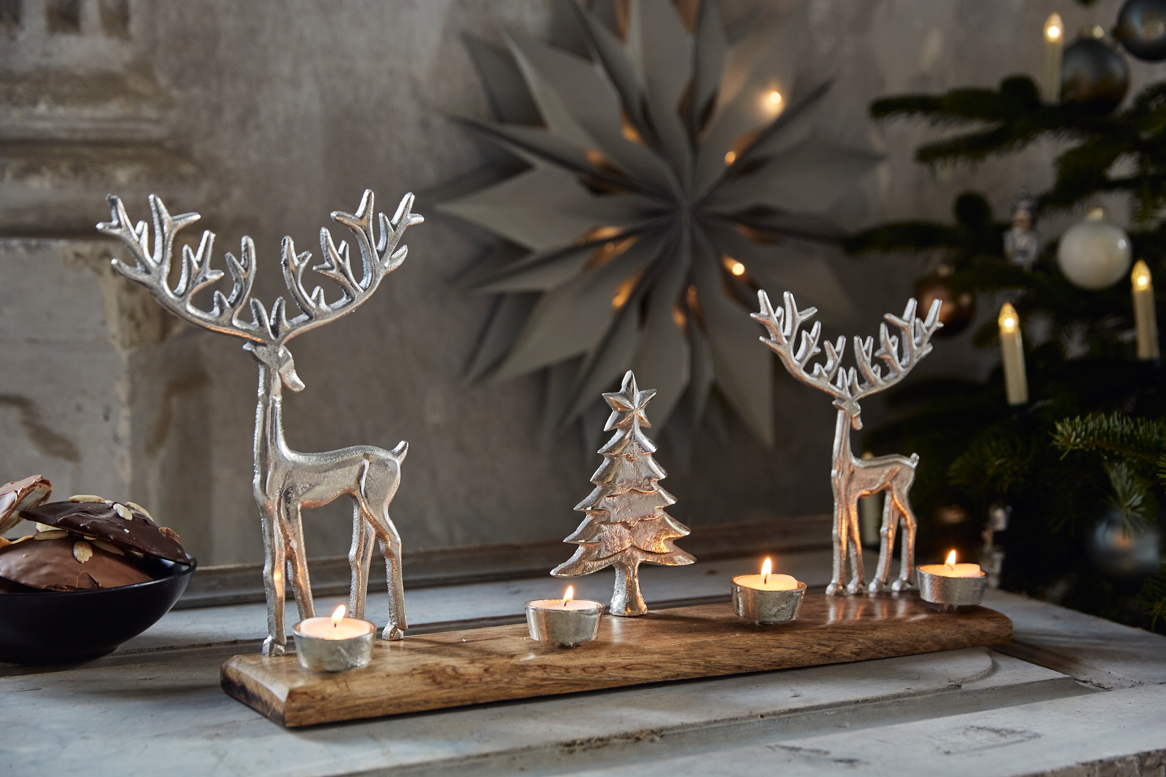Creativ deco Adventsleuchter »Weihnachtsdeko«, (1 St.), auf edler  Holzplatte, für 4 Kerzen, ideal als Adventsleuchter auf Raten bestellen | Kerzenständer