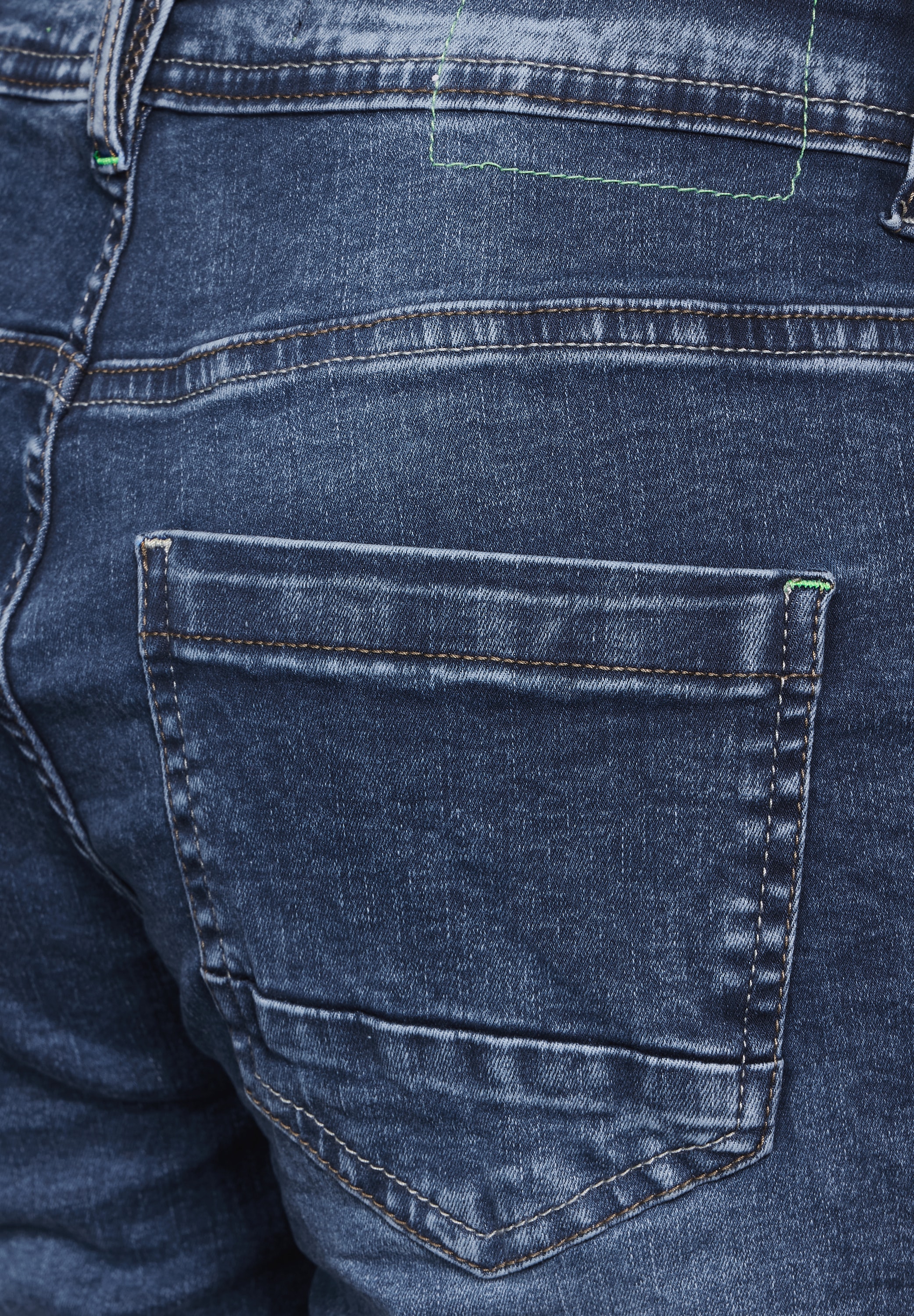 Cecil Regular-fit-Jeans »SCARLETT«, mit dekorativen Nähten