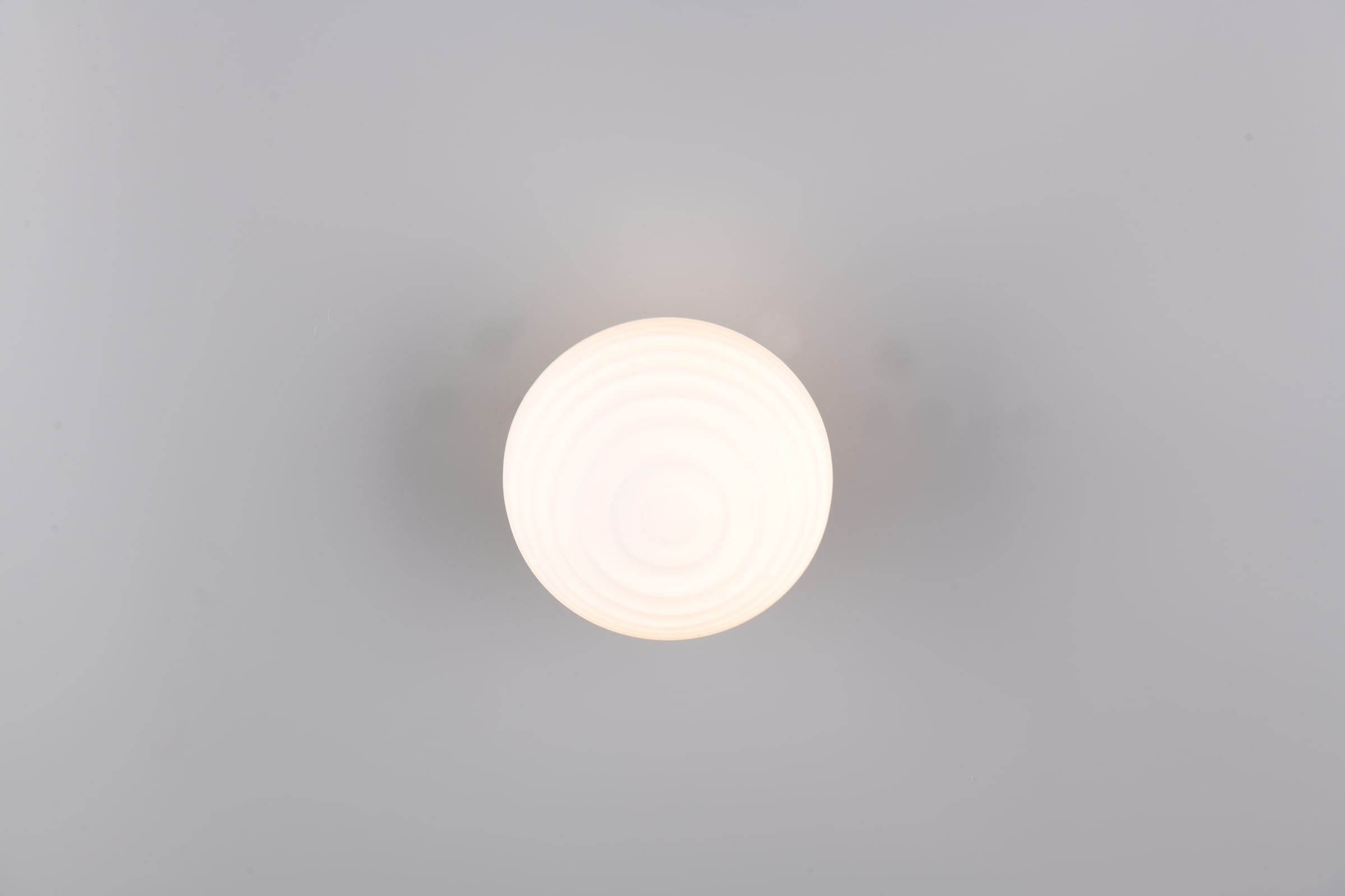 REALITY Leuchten LED Wandleuchte »EARL, runde Akku Wandlampe mit Touchdimmer, USB-Anschluss Ø 15,5cm« LED-Board 1 Stk. Warmweiß Akku Wandlampe Glasschirm, einfache Wandbefestigung, Tiefe 15 cm