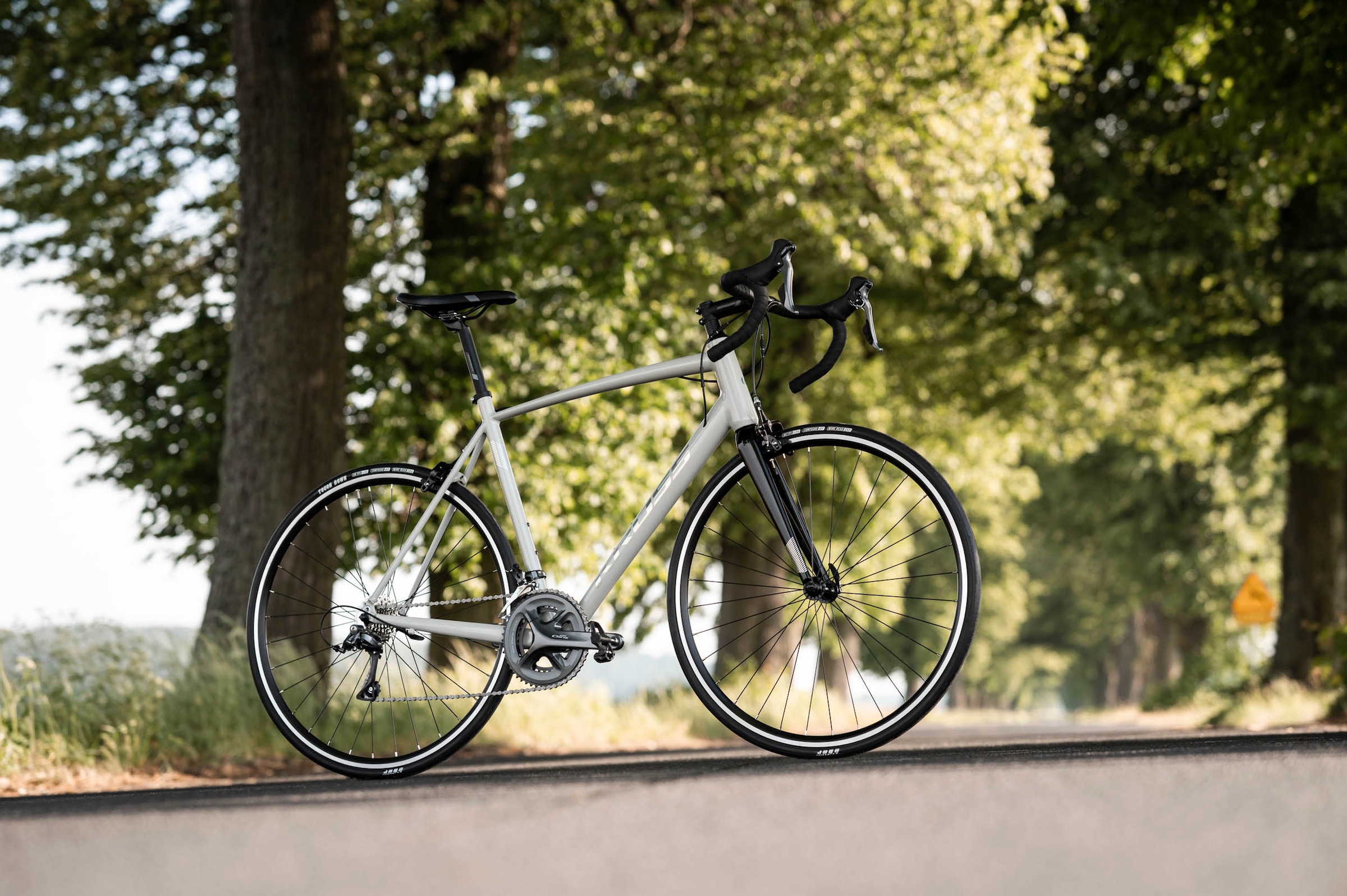 Kross Rennrad »Vento 2.0«, 16 Gang, Shimano, CLARIS R2000 Schaltwerk, Kettenschaltung