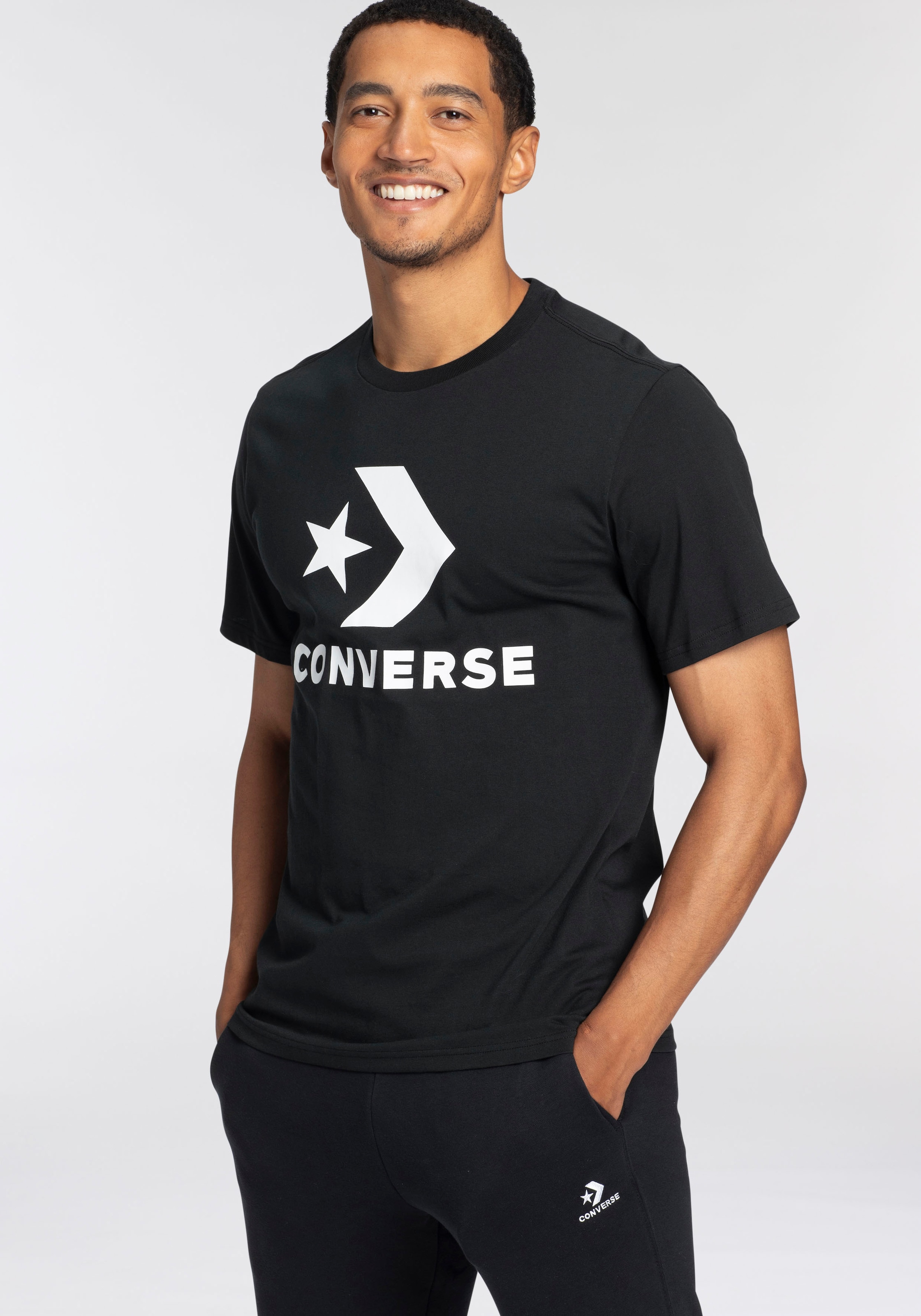 Converse T-Shirt »Unisex GO-TO STAR CHEVRON LOGO STANDARD-FIT«, (1 tlg.), Unisex