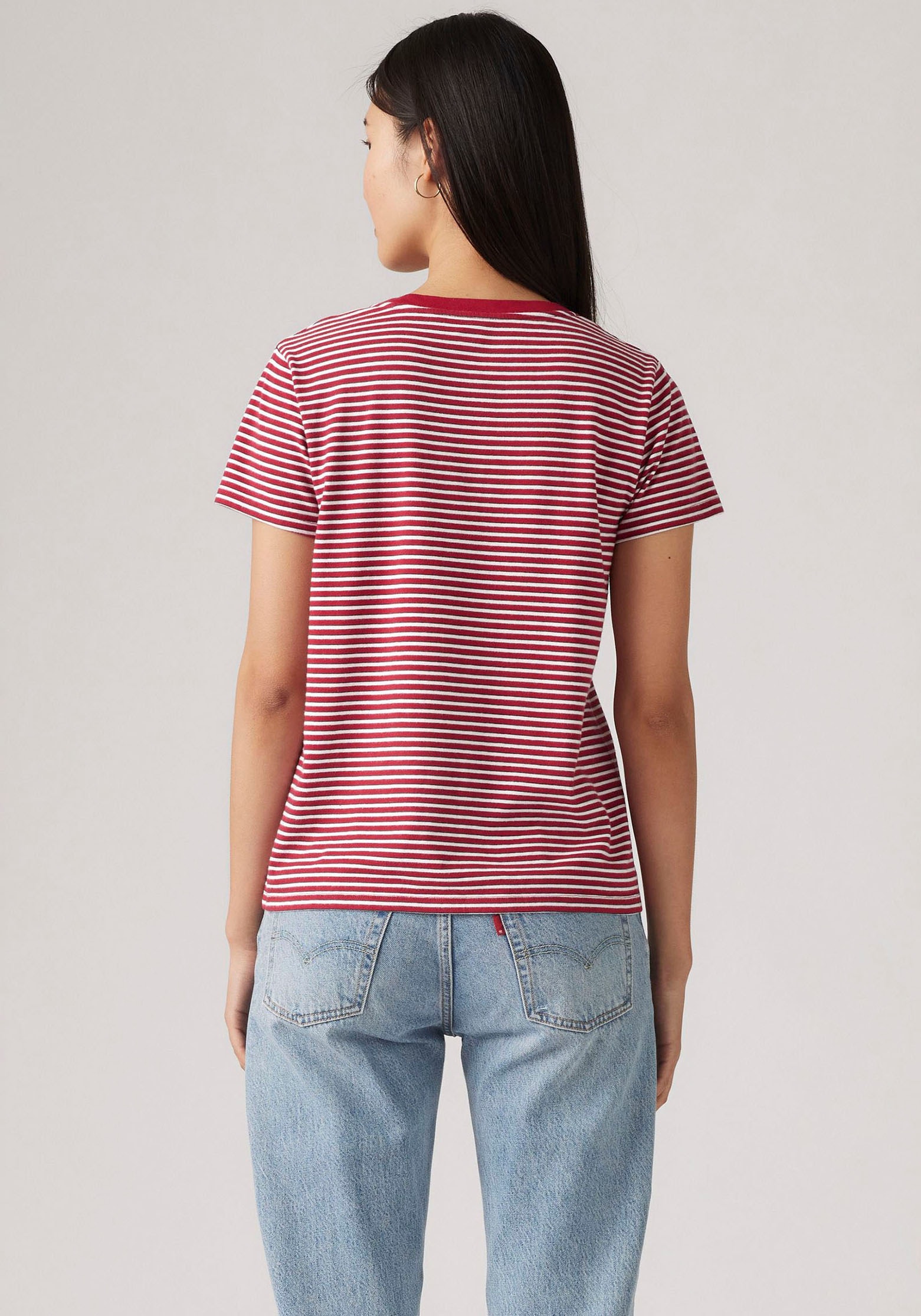 Levi's® V-Shirt »PERFECT VNECK«, mit Mini-Batwing-Logostickerei