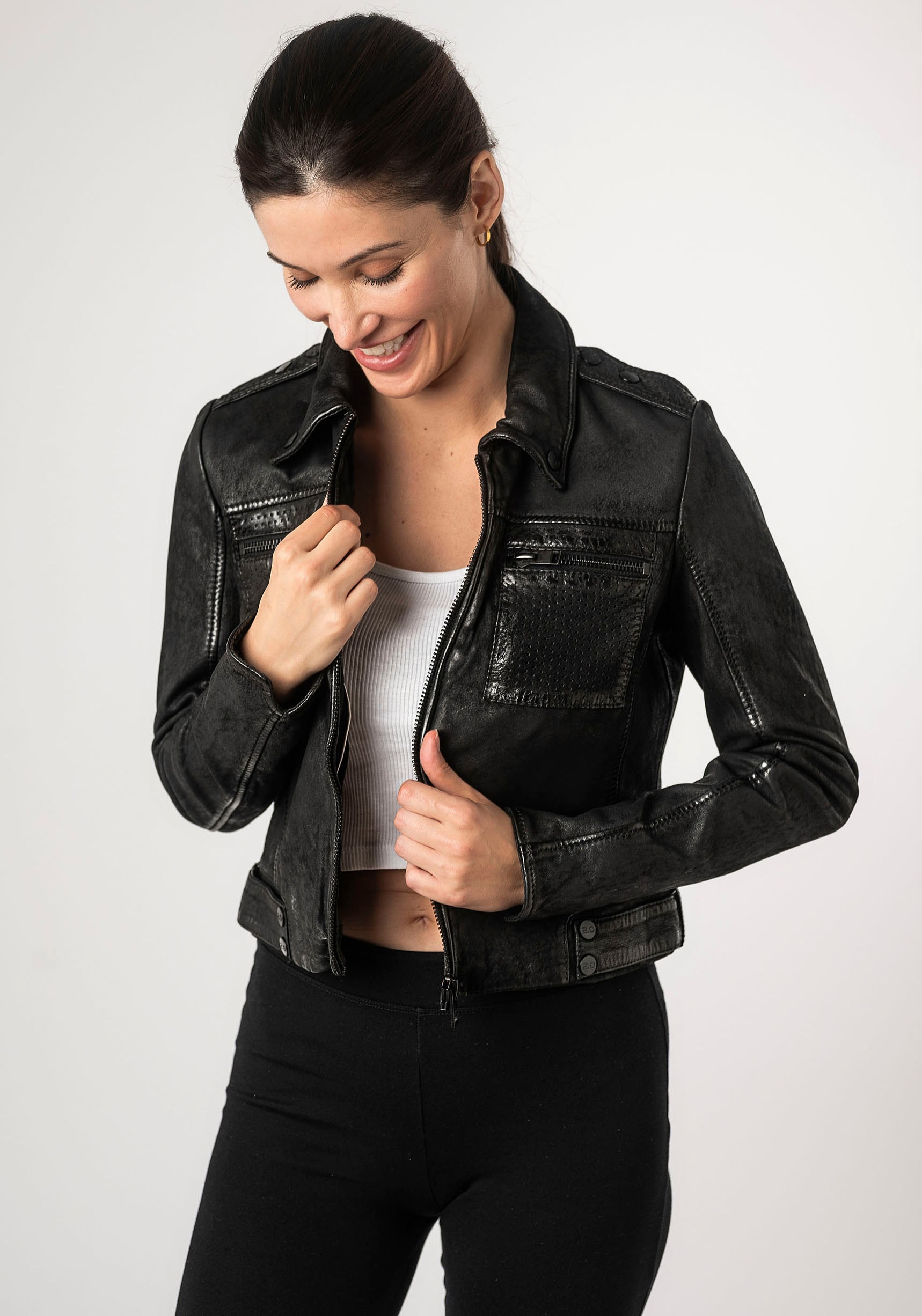 Mauritius Lederjacke »2Wmarin STR«, mit Kapuze, mit Schulterklappen, mit Brusttaschen, mit Nieten