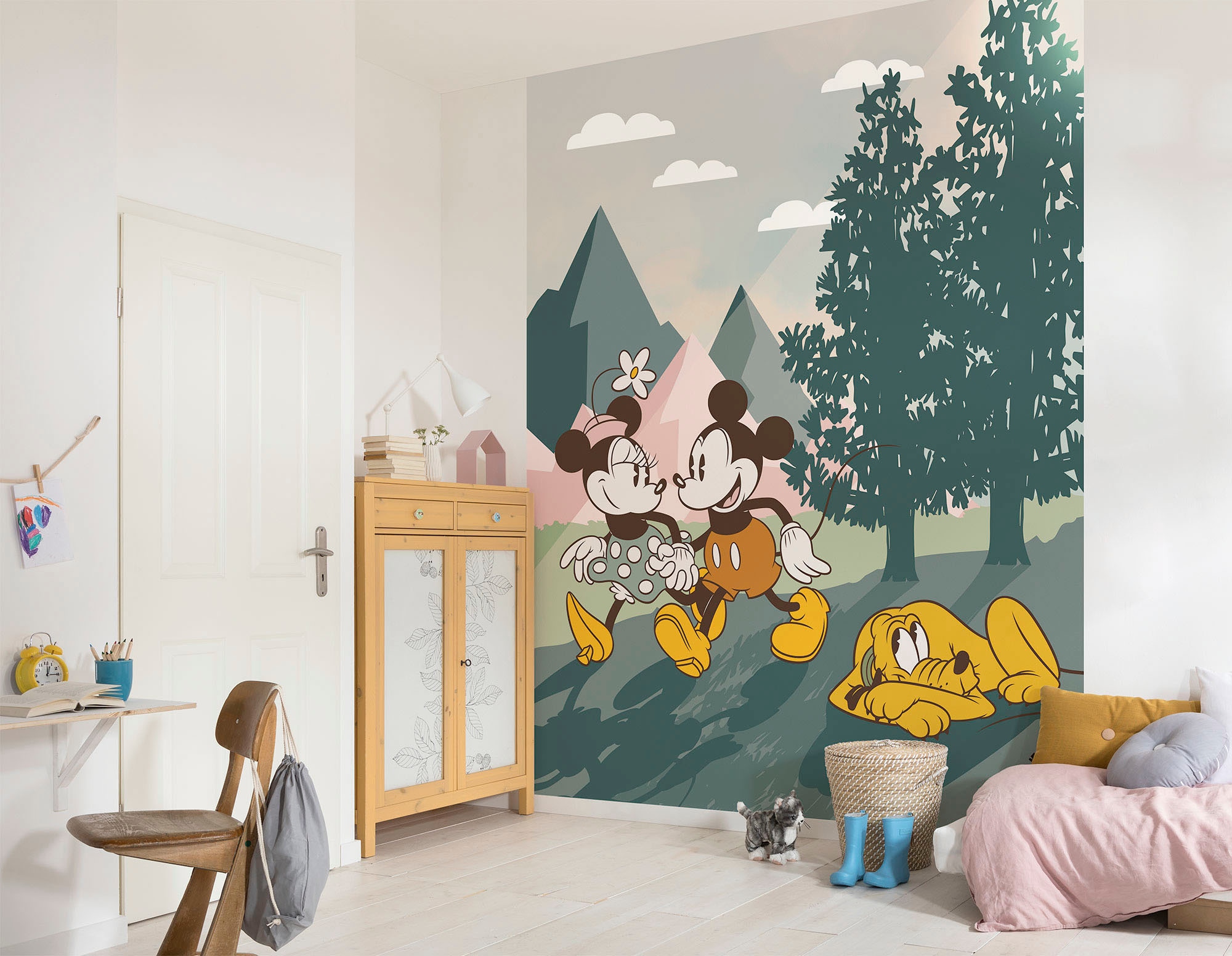 Komar, Fototapete »Digitaldruck Vlies - Mickey & Minnie Embrace Nature« bedruckt glatt Kinderzimmer, bunt, Vlies, Rollen: 1, bunt