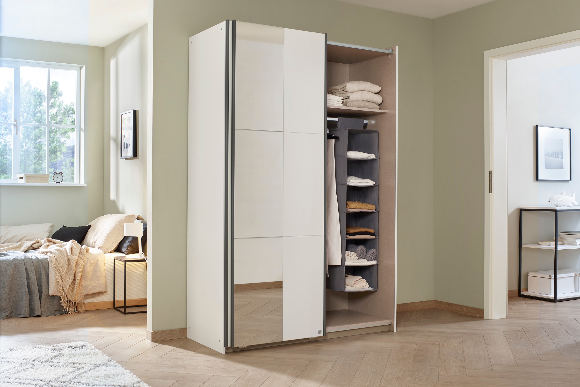 rauch Schwebetürenschrank »Kleiderschrank Schrank Garderobe Wäscheschrank DRAX«, optional mit Spiegel MADE IN GERMANY