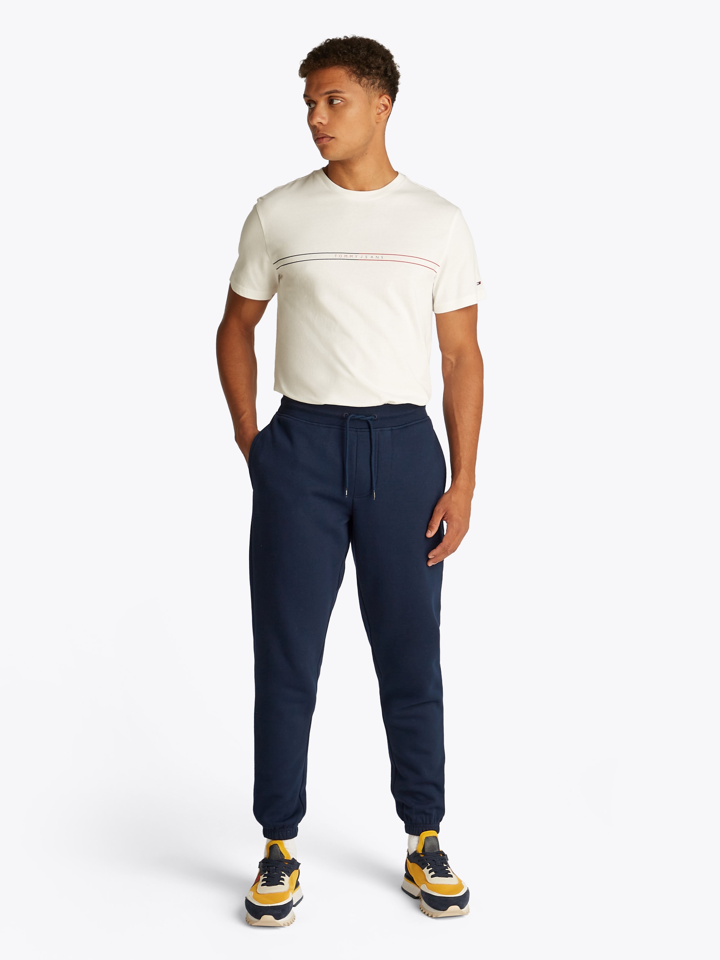 Tommy Jeans Plus Sweathose »TJM SLIM S FLAG SWEATPANT EXT«, Mit elastischem Bund