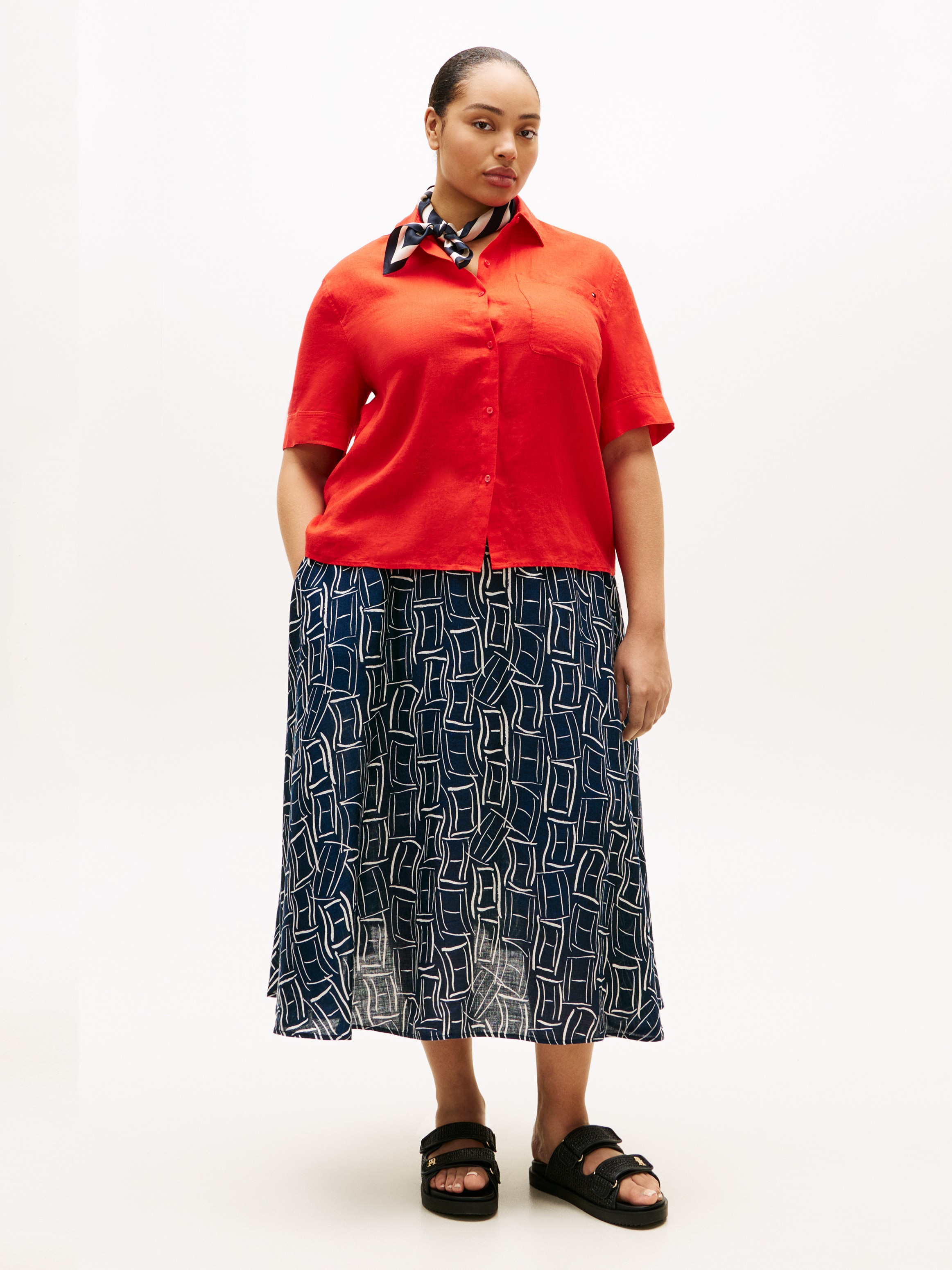 Tommy Hilfiger Curve Kurzarmshirt »CRV ESS LINEN SHIRT WITH SS« in großen Größen