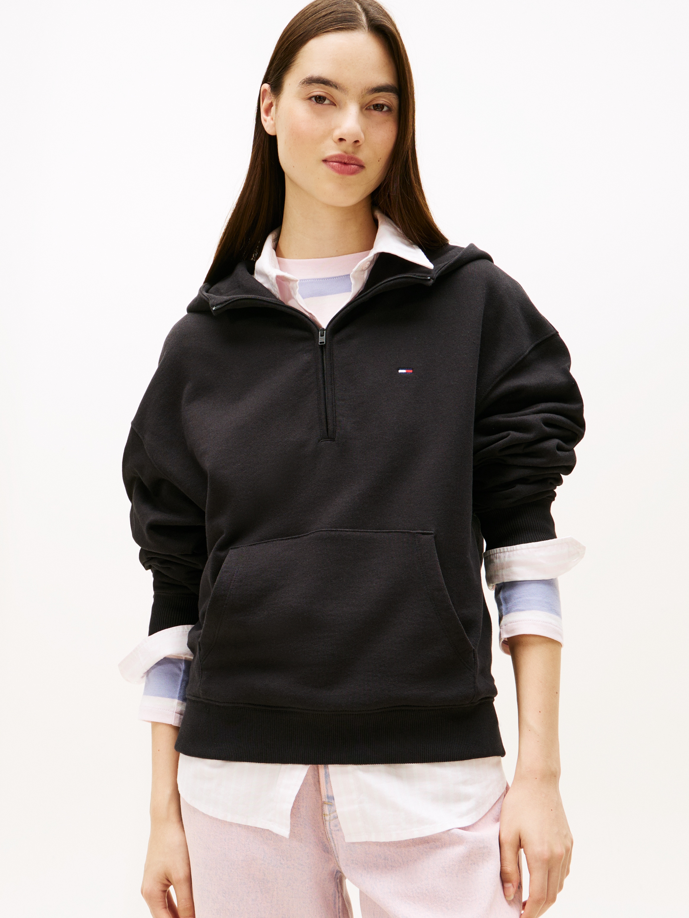 Tommy Jeans Kapuzensweatshirt »TJW BXY S-FLAG 1/4 ZIP HOODIE«
