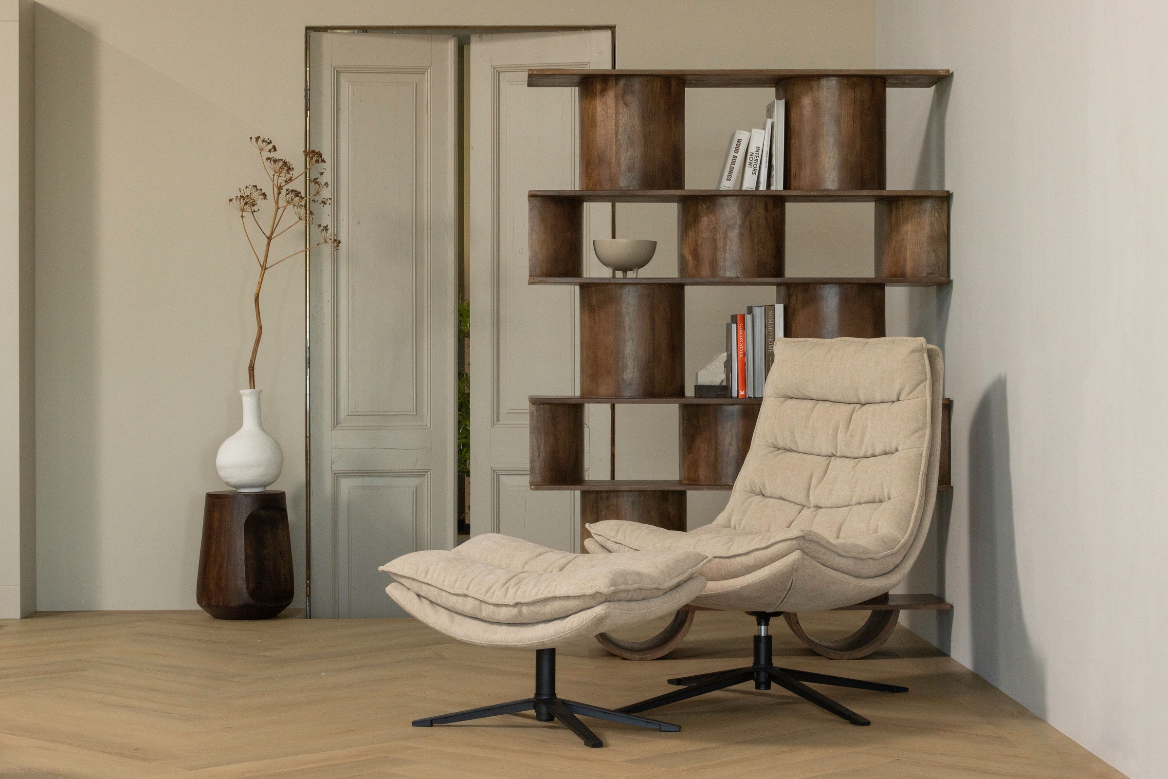 WOOOD Drehsessel »Kube mit Drehmechanismus inkl. Hocker B 74 x T 89 x H 100 cm« Hohe Verschleißfestigkeit, Newt-Chenillebezug, Tragkraft 120 kg