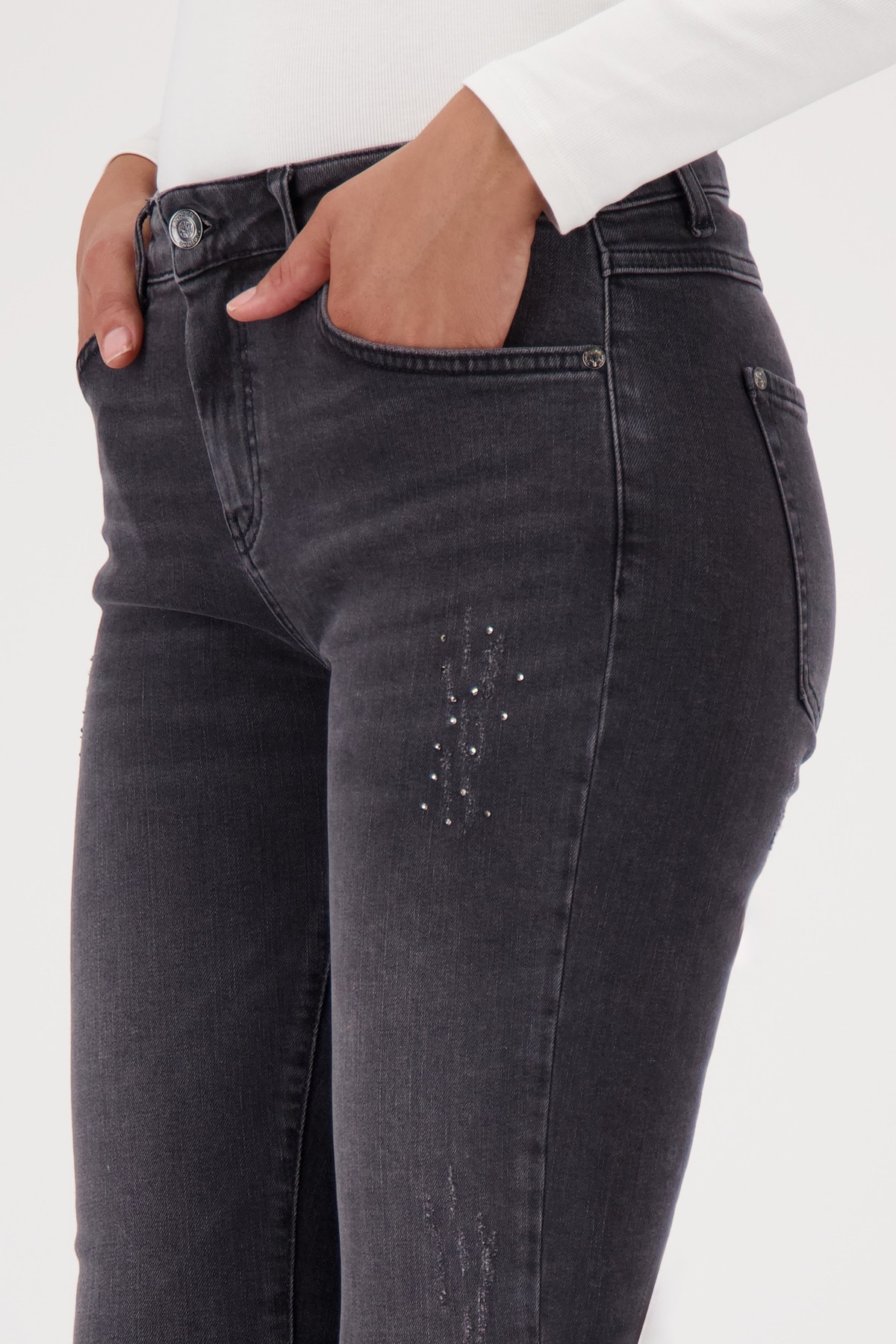 Monari Slim-fit-Jeans »Hose Jeans Nietenschmuck« Slim-fit-Passform, mit Strasssteinen
