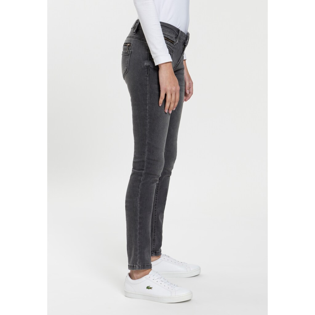 Freeman T. Porter Slim-fit-Jeans »Alexa Slim S-SDM«, mit besonderen Taschen -Details