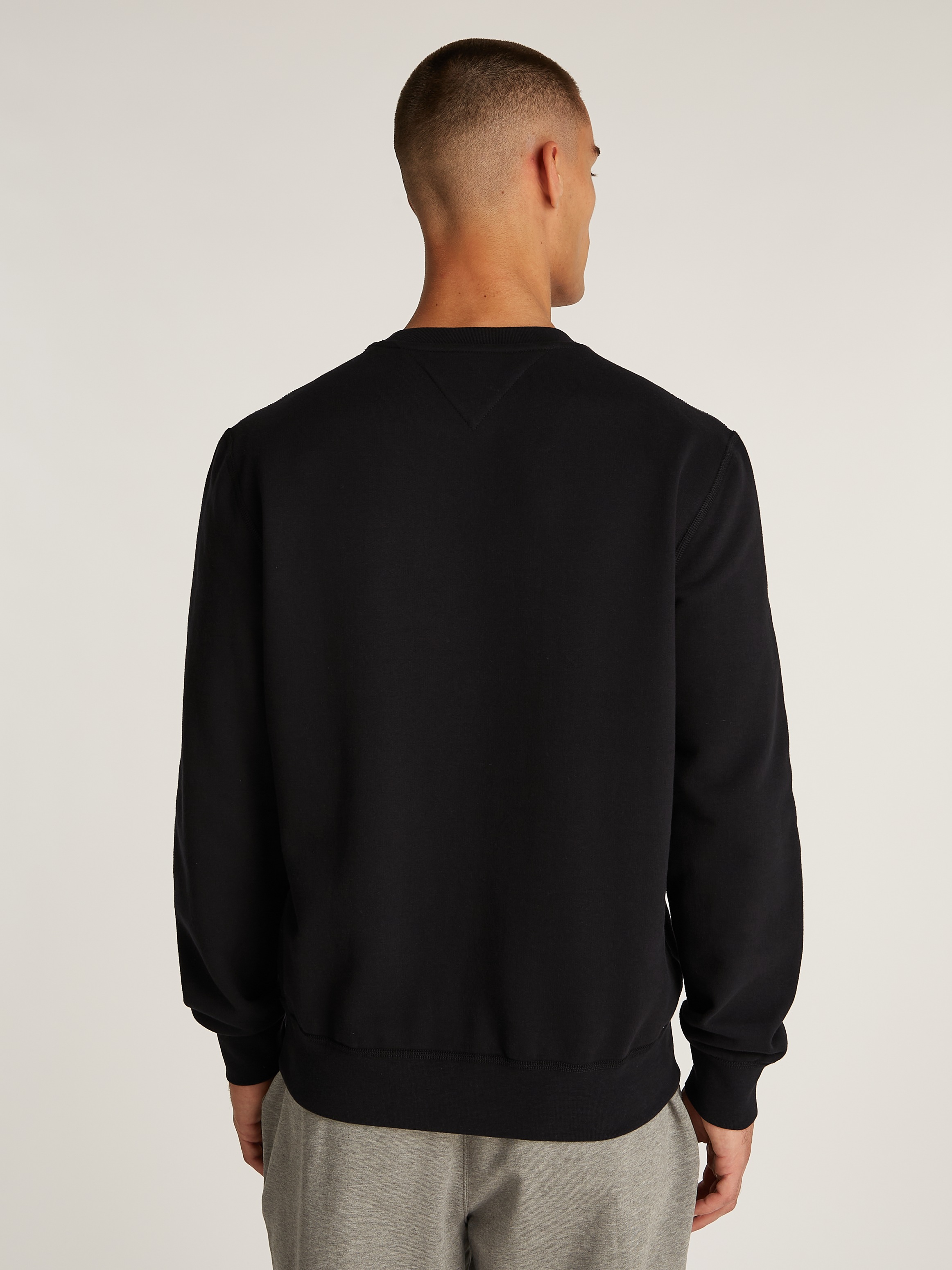 Tommy Hilfiger Sweatshirt »ESSENTIAL FLEECE CREWNECK«, mit Tommy Hilfiger Logostickerei