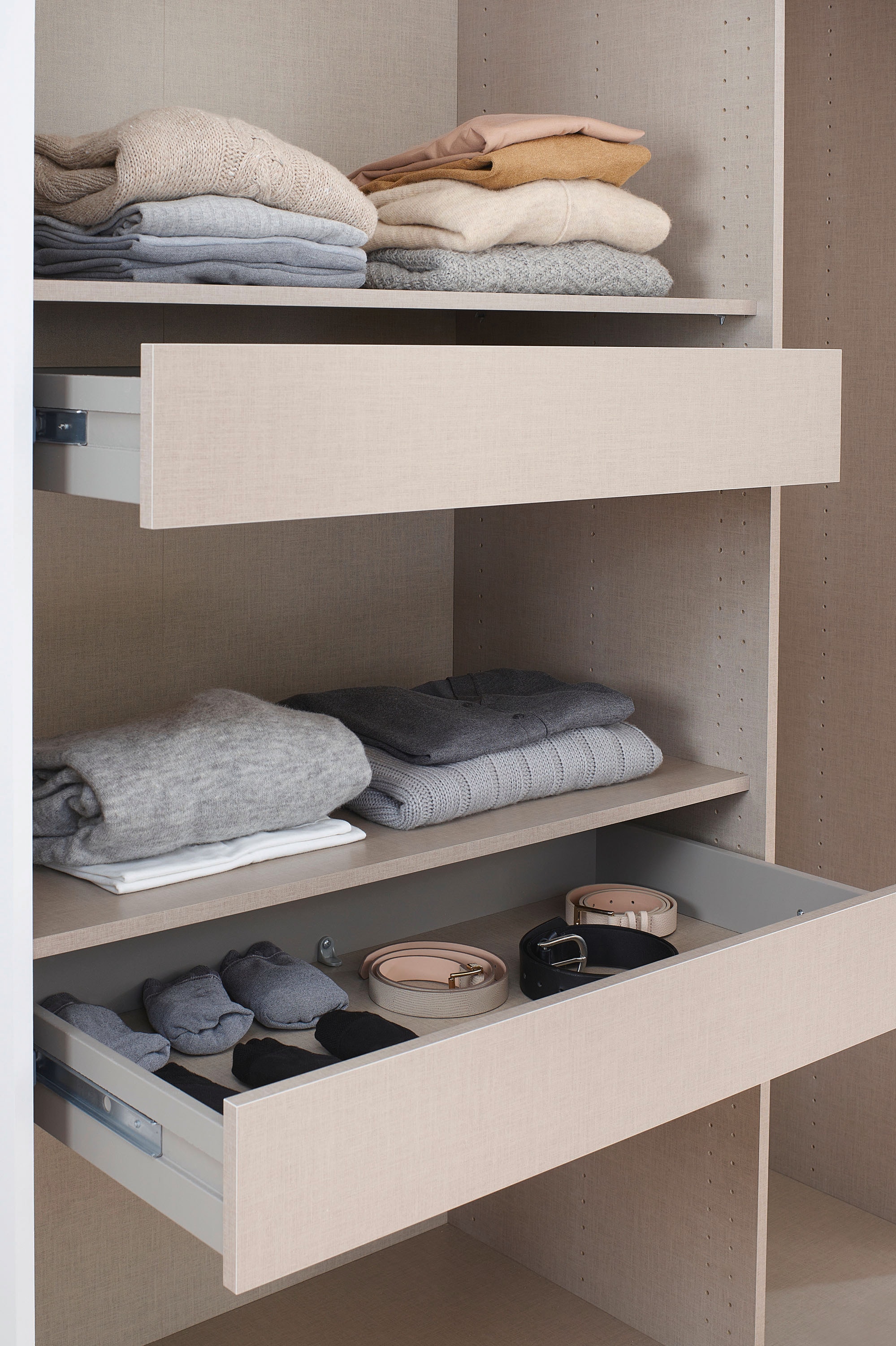rauch Schwebetürenschrank »Kleiderschrank Schrank Garderobe BESTSELLER KOLUNA mit Spiegel« Breiten 203/271/315/360 cm Höhen 210/229 cm,  inkl. 2 Innenschubladen sowie extra Einlegeböden MADE IN GERMANY