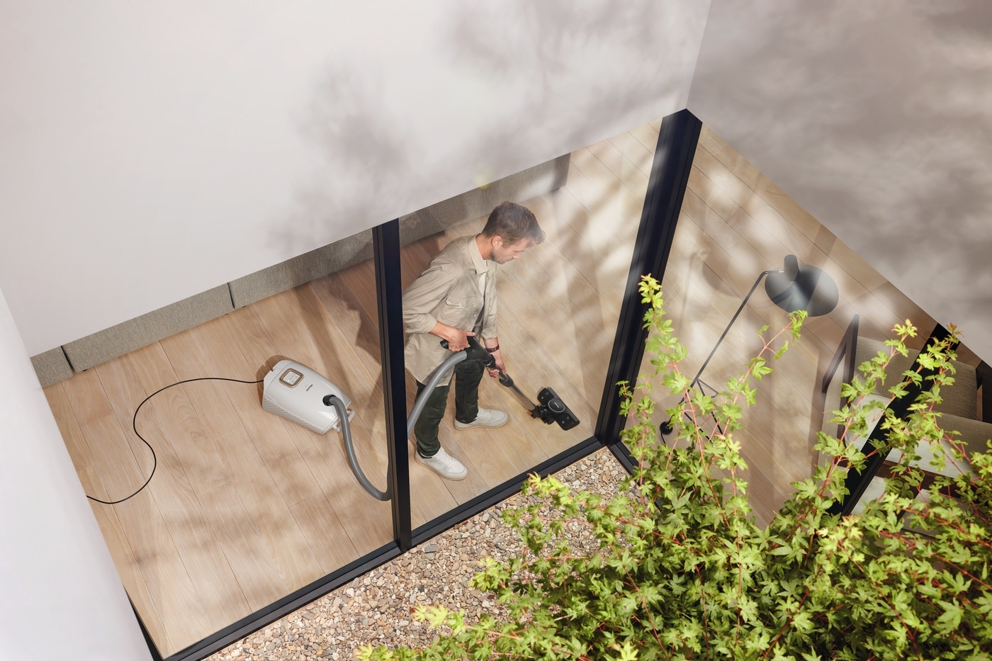 Miele Bodenstaubsauger »Guard L1 Performance mit ComfortFit, Nachfolger Complete C3 Starlight« 700 W mit Beutel Spart Energie dank speziellem Gebläse, Premium Design, HEPA AirClean