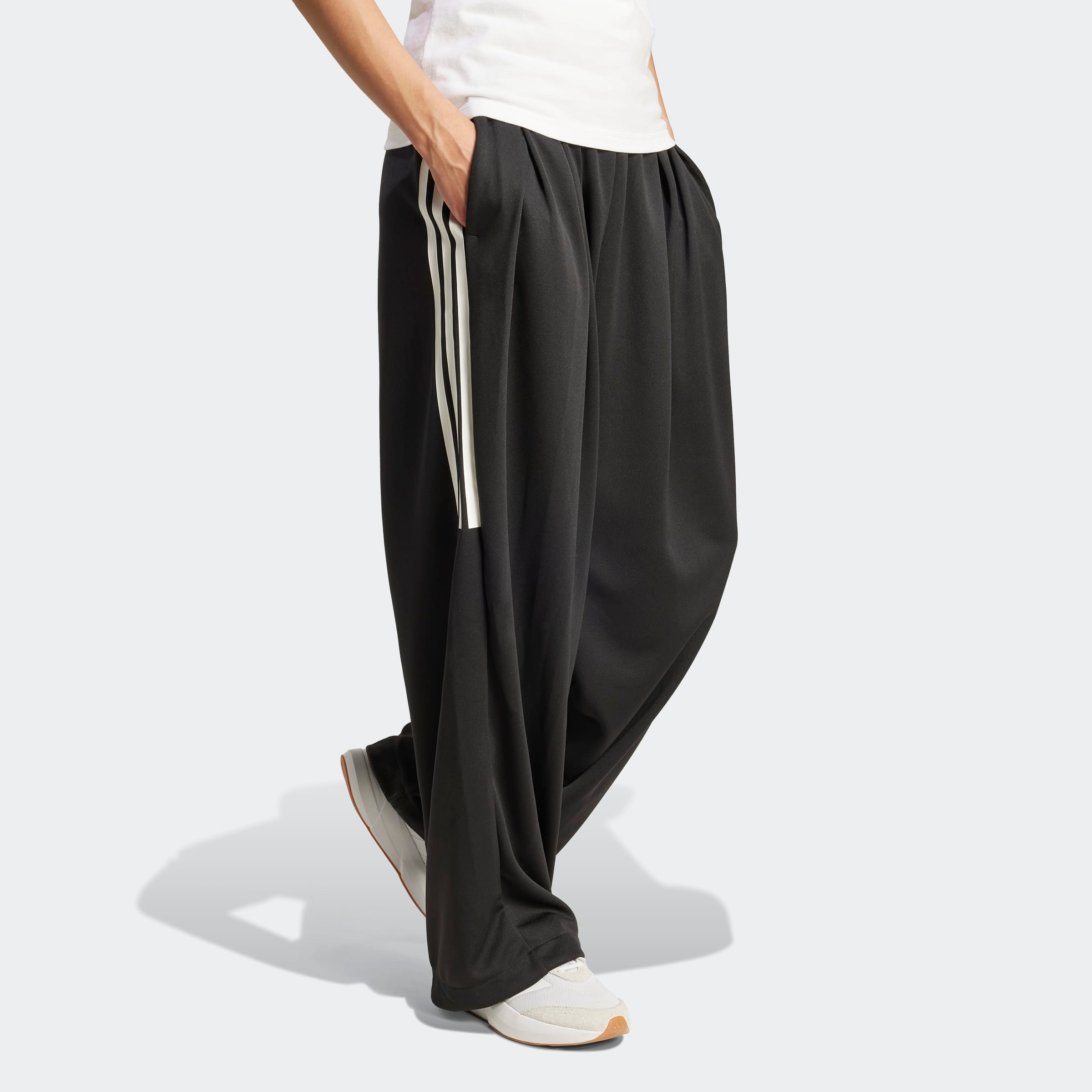 adidas Sportswear Sporthose »TIRO 3-STRIPES PLISSIERTE«
