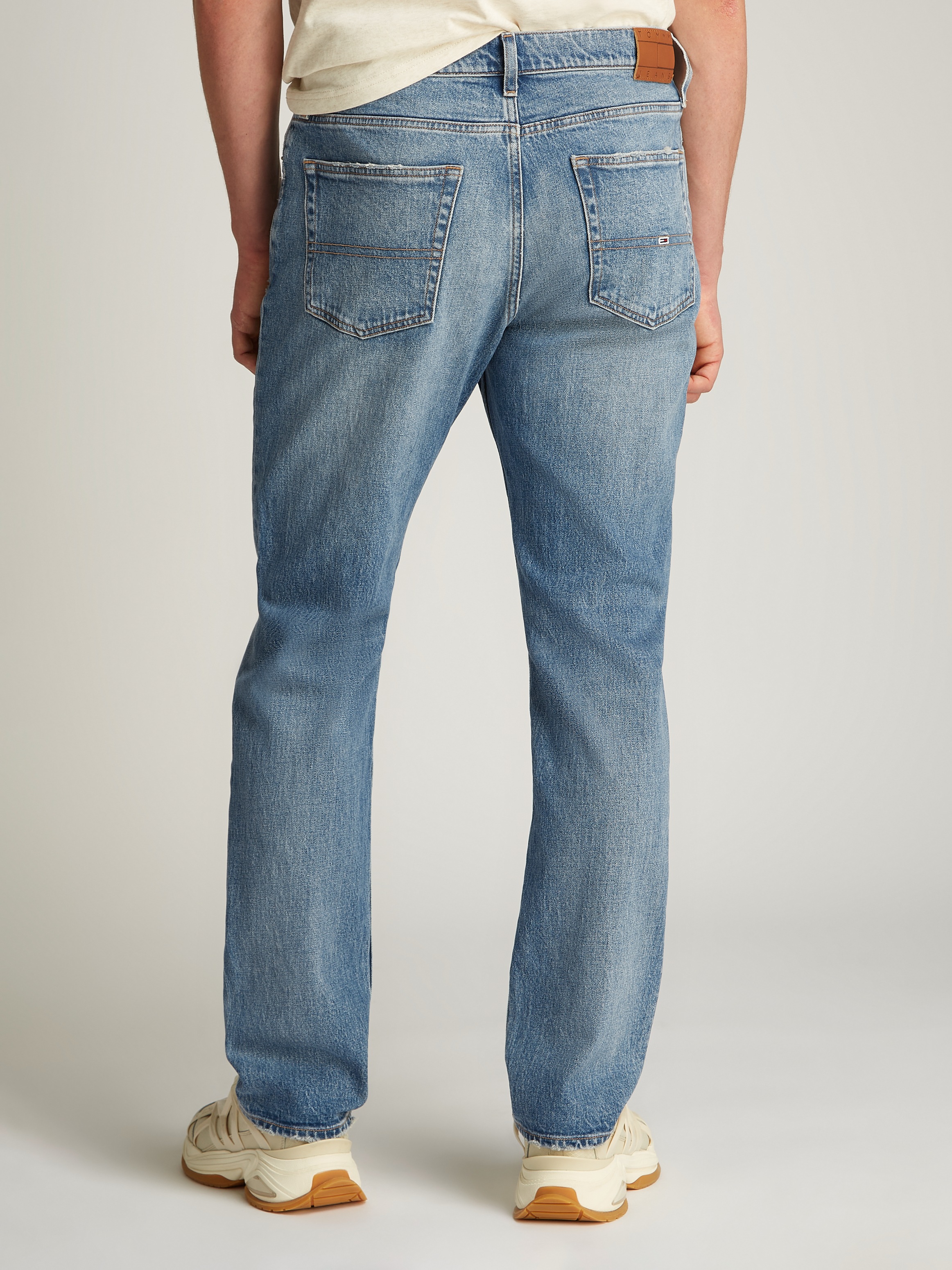 Tommy Jeans Slim-fit-Jeans »Ryan Regular Slim Straight«, Slim‑Straight‑Jeans aus hochwertigem Denim regulärer Leibhöhe