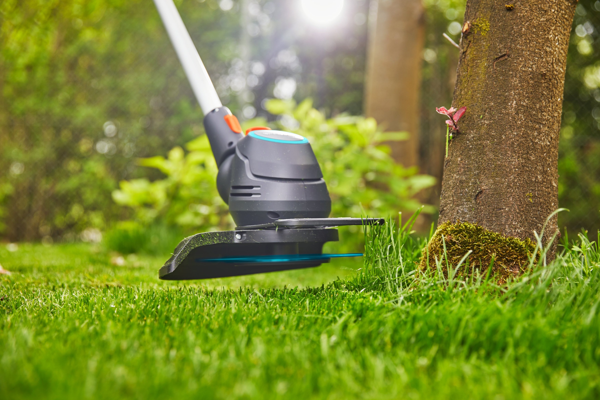 GARDENA Akku-Rasentrimmer »ComfortCut 23/18V P4A Ready-To-Use Set«, (mit Akku und Ladegeät)