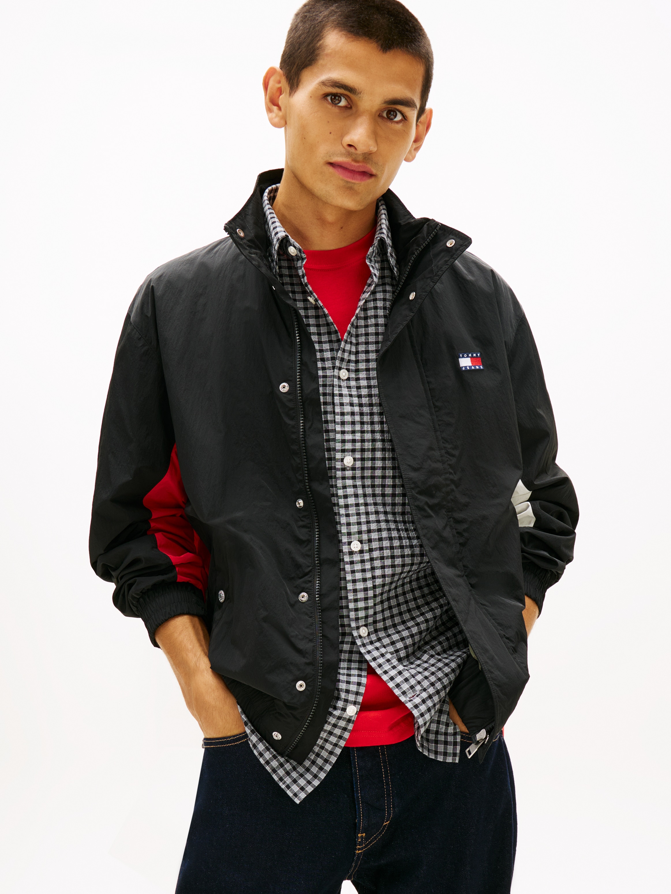 Tommy Jeans Windbreaker »TJM HERITAGE FLAG« ohne Kapuze Regular fit mit Stehkragen und Markenprint Rückenprint Tommy Flag