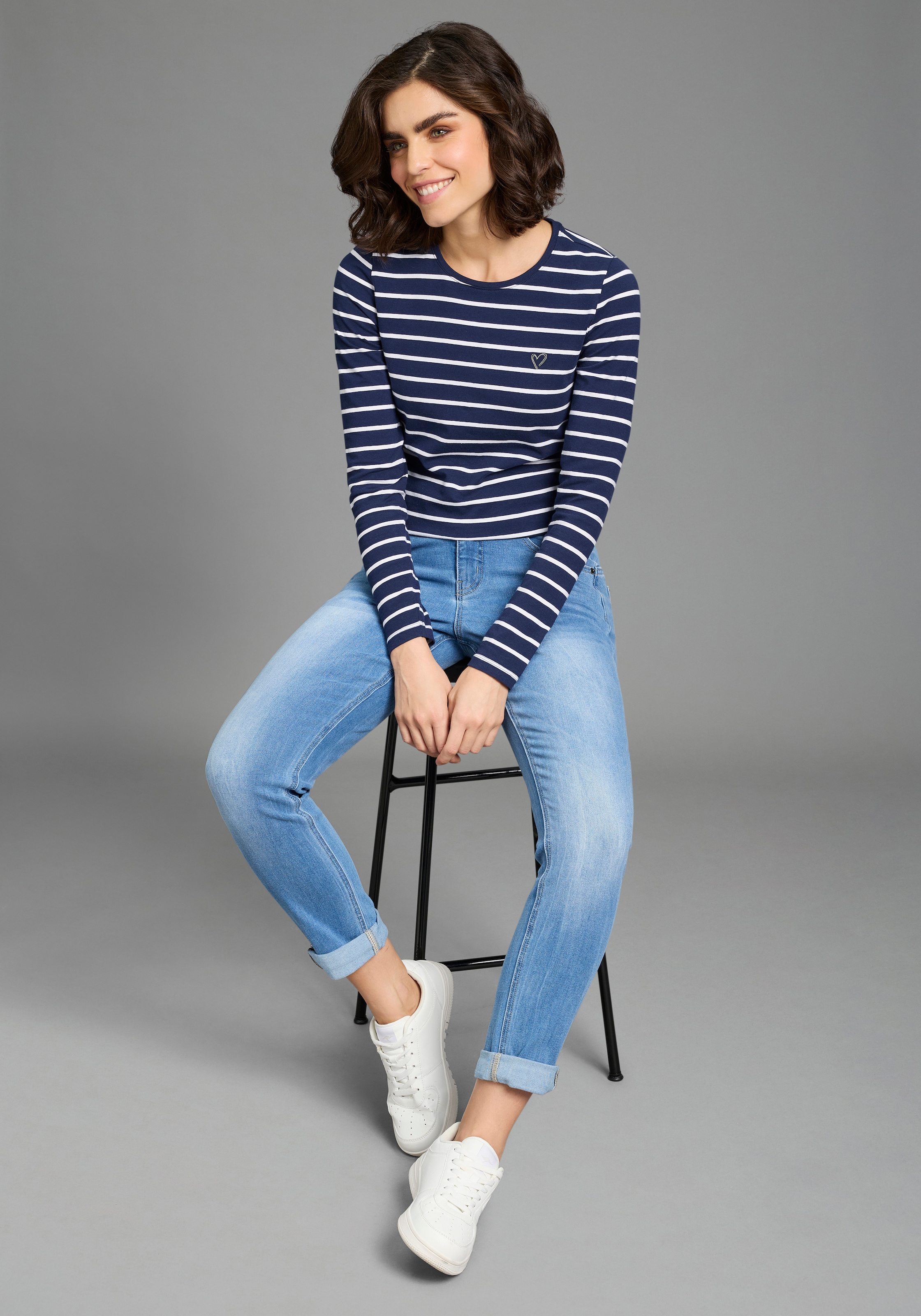 KangaROOS Relax-fit-Jeans »RELAX-FIT HIGH WAIST«, knöchelfreie Schnittform,  krempelbare Beinabschlüsse
