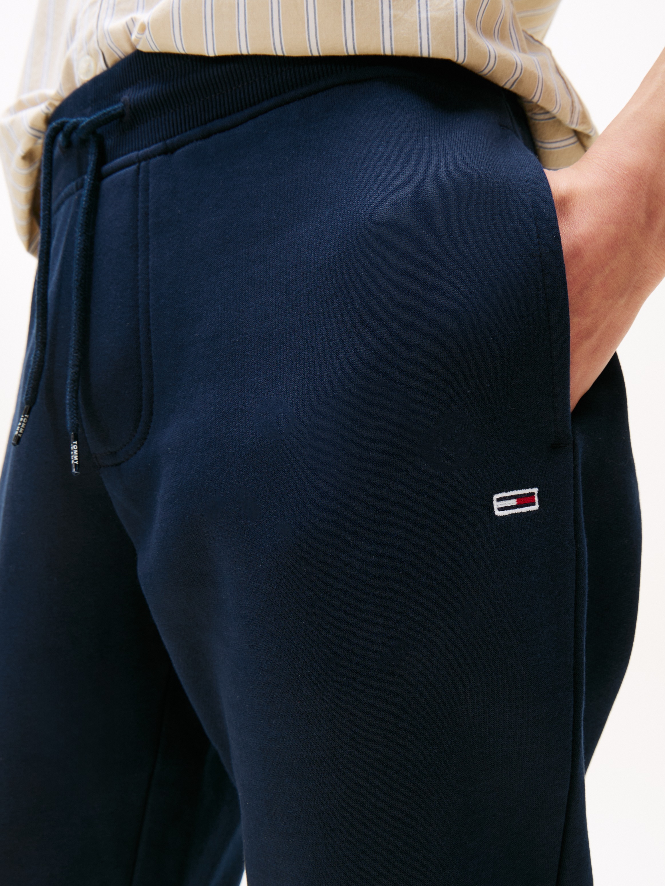 Tommy Jeans Plus Sweathose »TJM SLIM S FLAG SWEATPANT EXT«, Mit elastischem Bund
