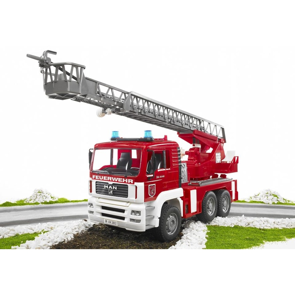 Bruder® Spielzeug-Feuerwehr »MAN Feuerwehrauto mit Drehleiter, Wasserpumpe und Light and Sound Module (trucks)«, Made in Germany