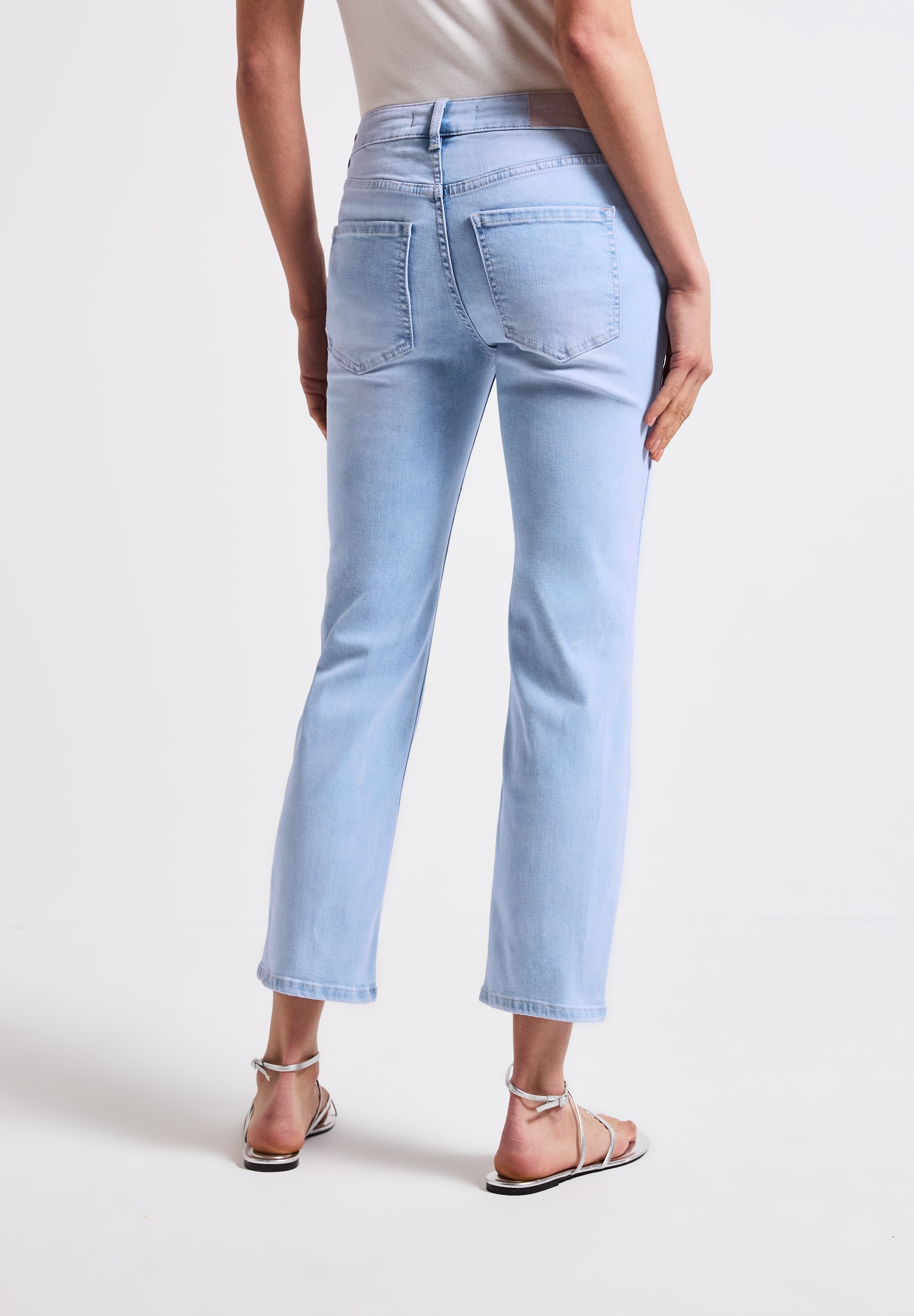 STREET ONE Slim-fit-Jeans »Tilly«, bleached, Slim Fit und mit Stretch