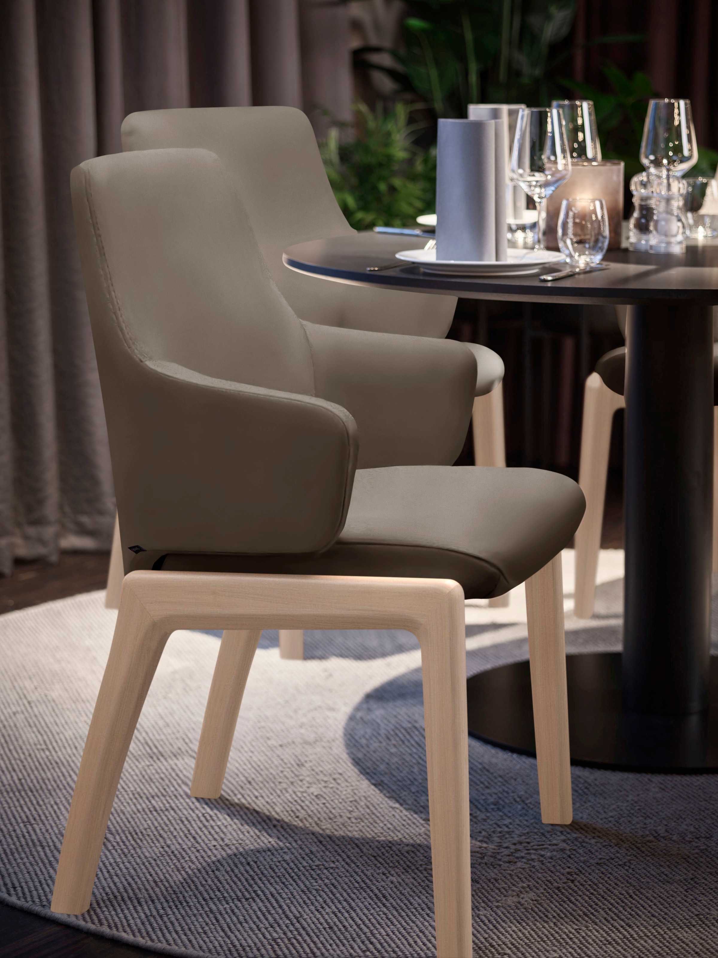 Stressless® Polsterstuhl »Laurel«, Leder BATICK, Low Back mit Armlehne, Größe L, mit abgerundeten Beinen in Walnuss