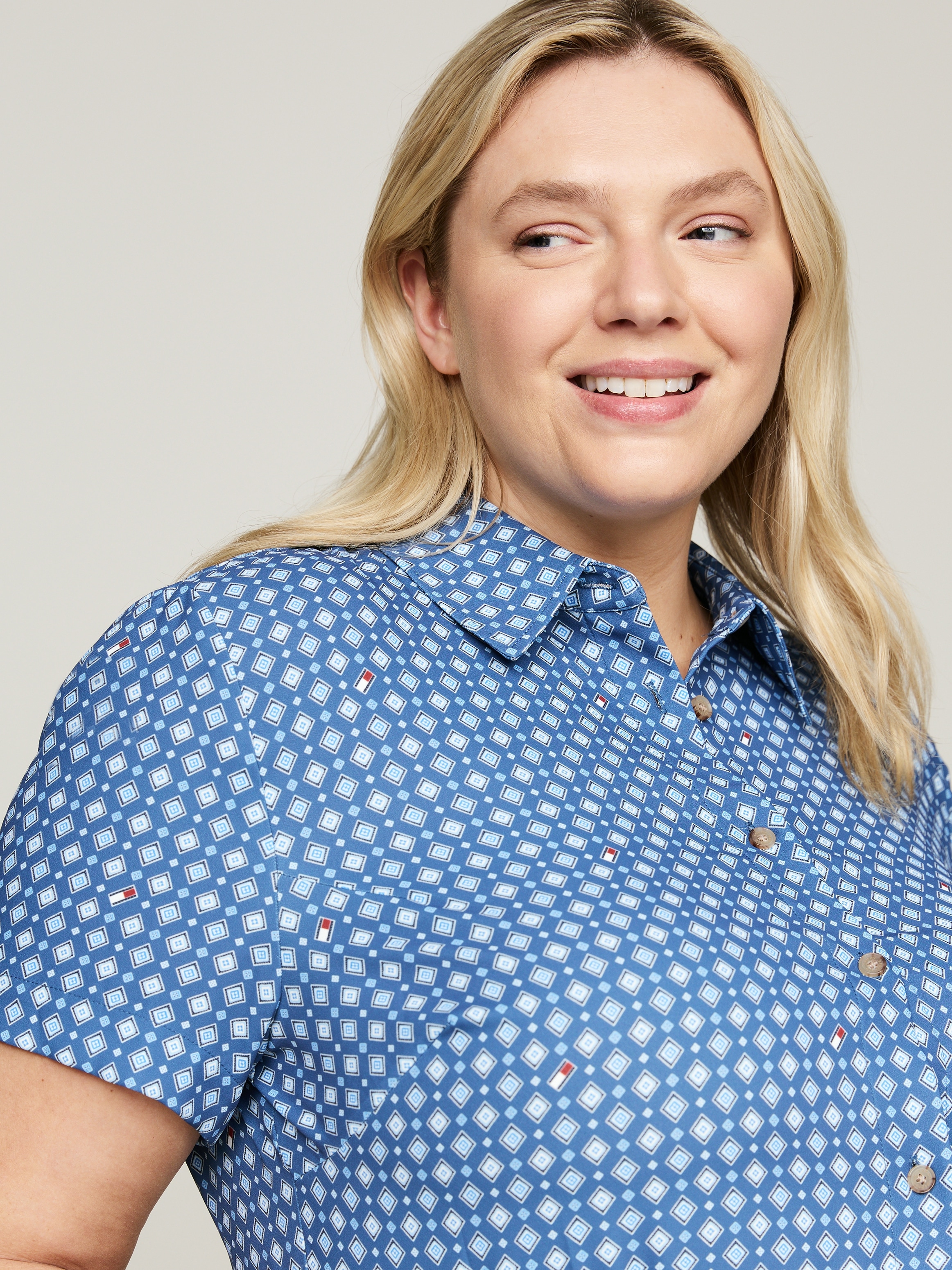Tommy Hilfiger Curve Hemdblusenkleid »CRV FOULARD PLEATED SHIRTDRESS«, Große Größen