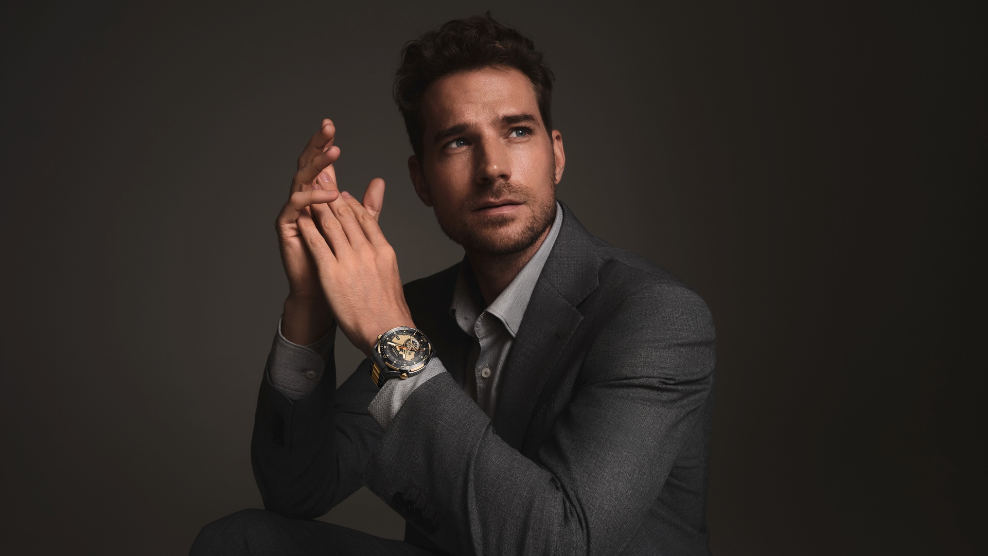 Huawei Smartwatch »WATCH ULTIMATE GOLD«, (3,81 cm / 1,5 Zoll), goldgefasste Keramiklünette, goldenes Armband aus Titanlegierung)